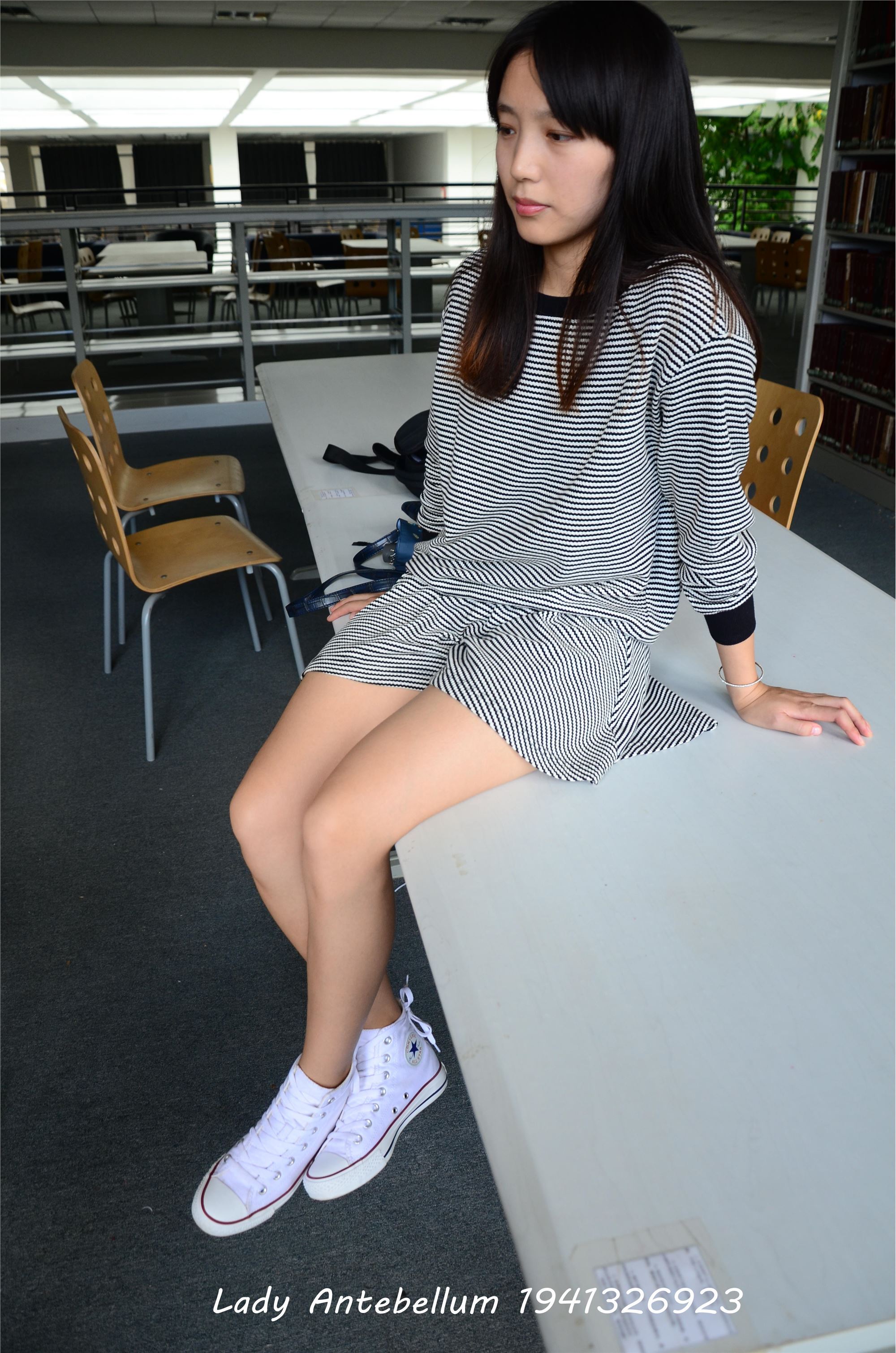 [战前女神] 恋足美腿棉袜女神级摄影套图 027