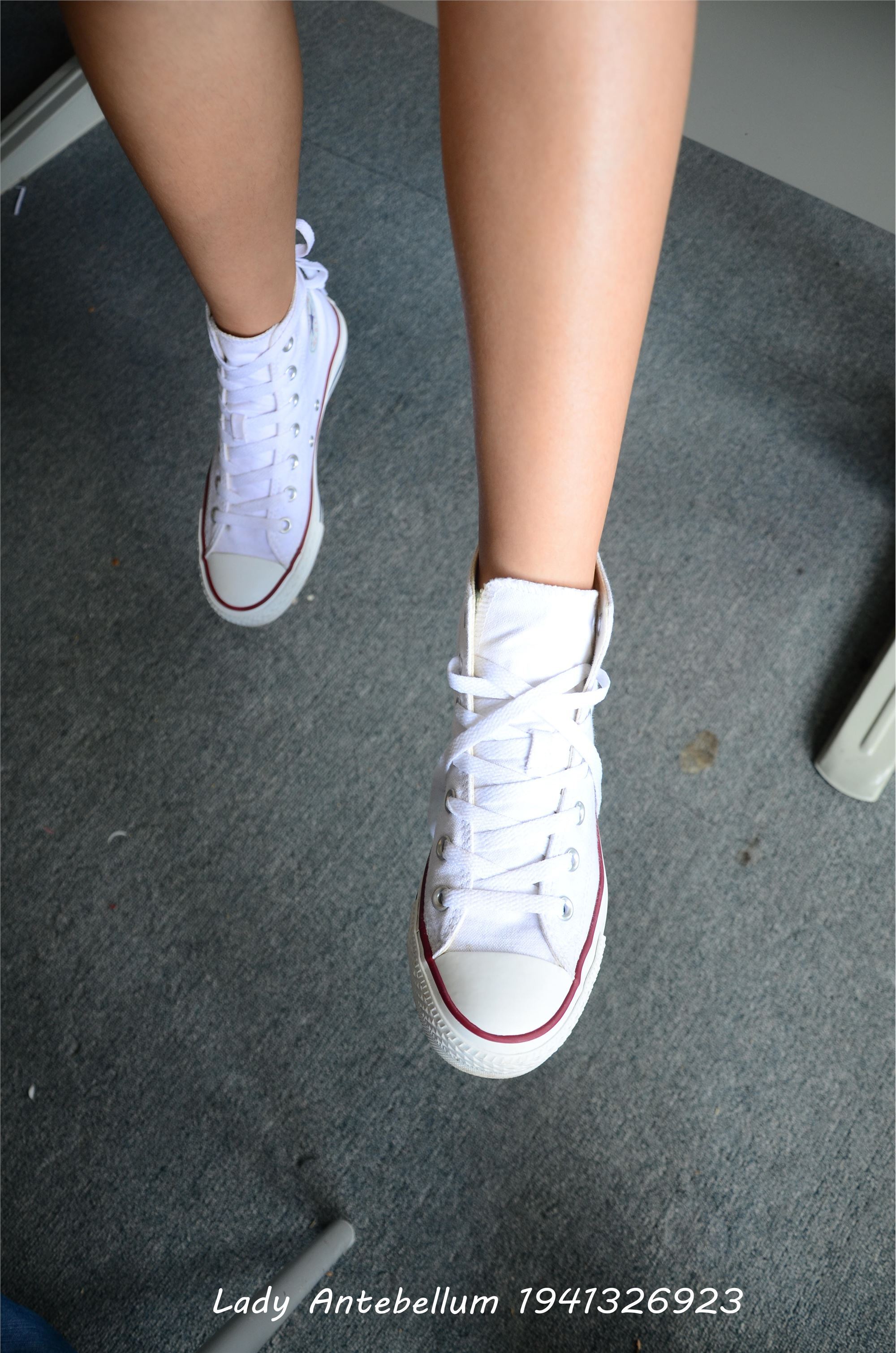 [战前女神] 恋足美腿棉袜女神级摄影套图 027