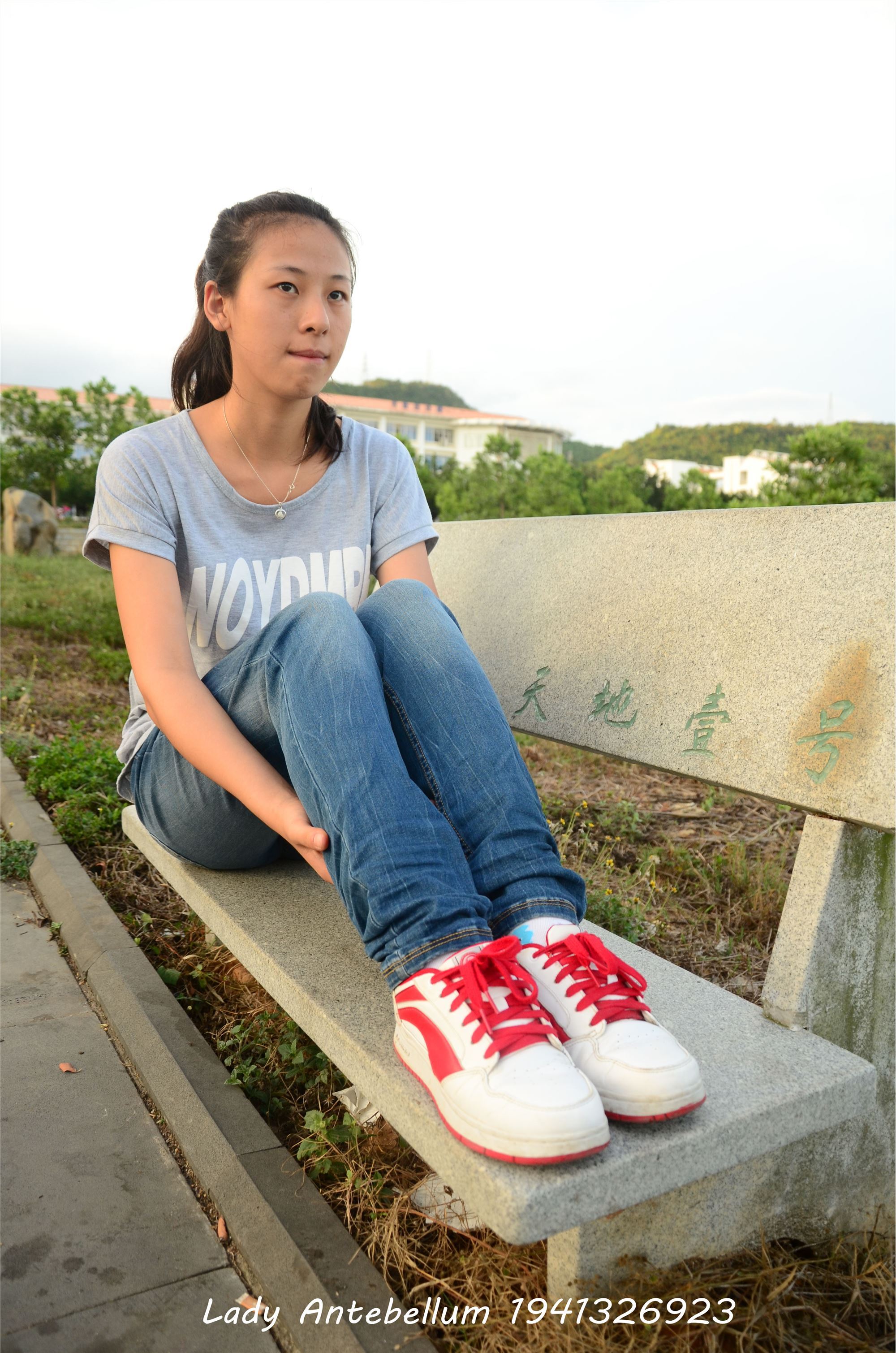 [战前女神] 恋足美腿棉袜女神级摄影套图 028