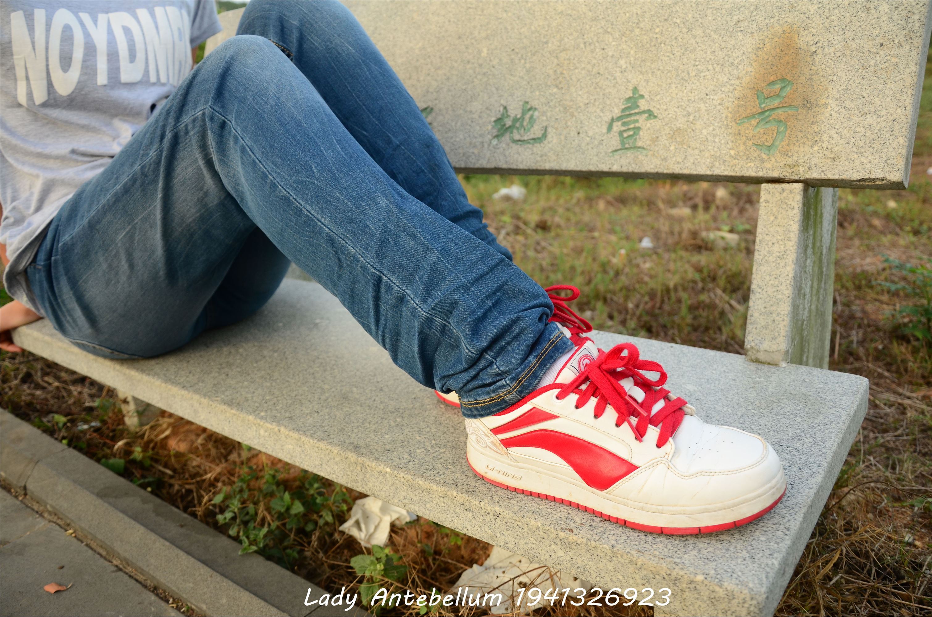 [战前女神] 恋足美腿棉袜女神级摄影套图 028