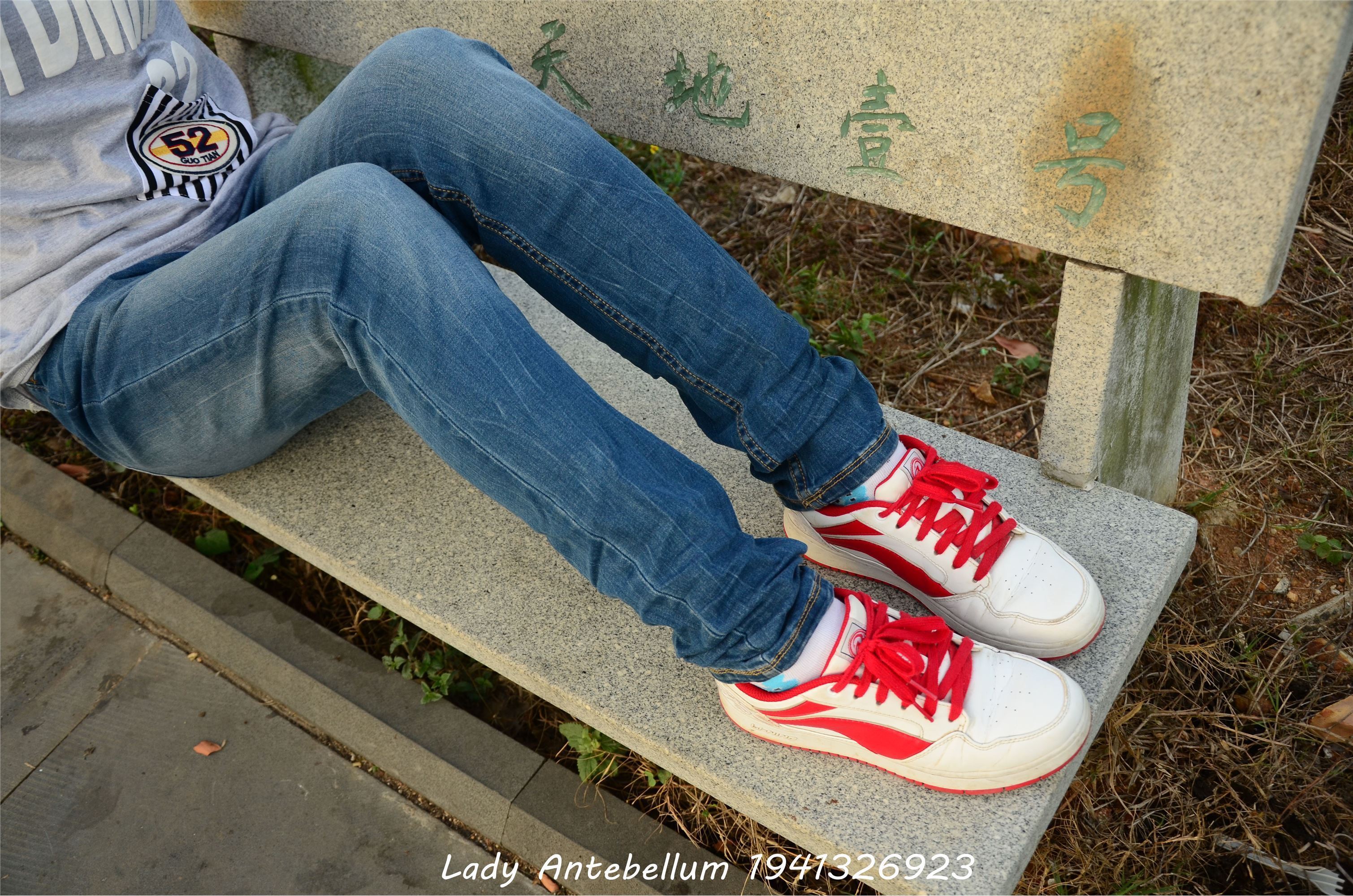 [战前女神] 恋足美腿棉袜女神级摄影套图 028