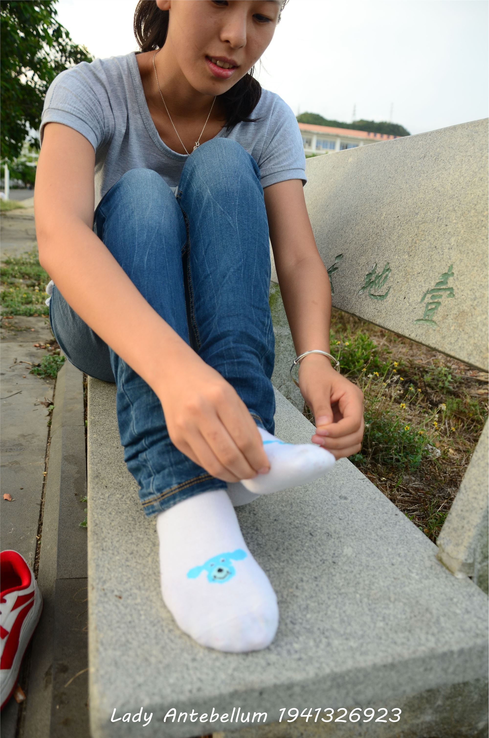 [战前女神] 恋足美腿棉袜女神级摄影套图 028