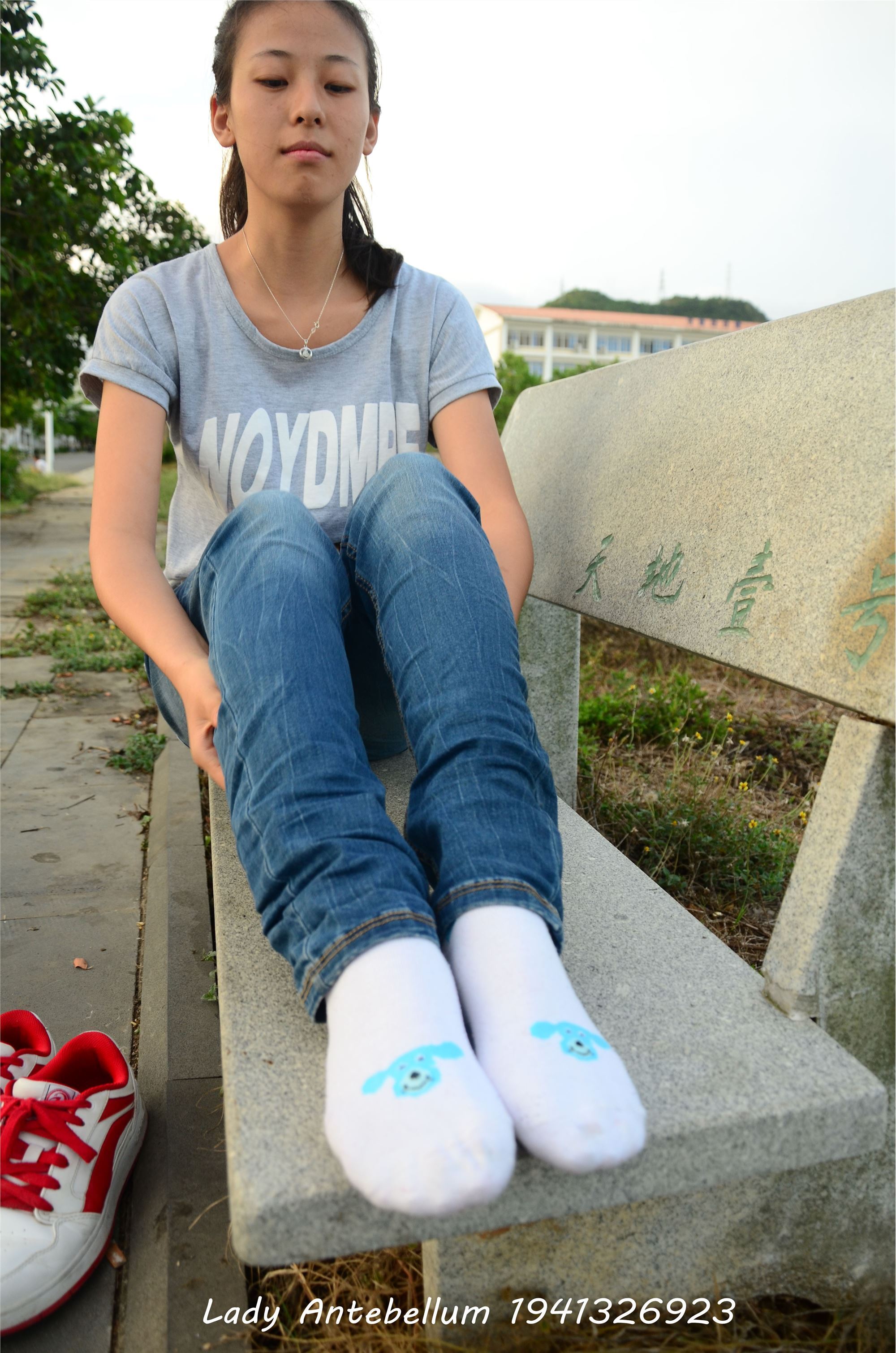 [战前女神] 恋足美腿棉袜女神级摄影套图 028