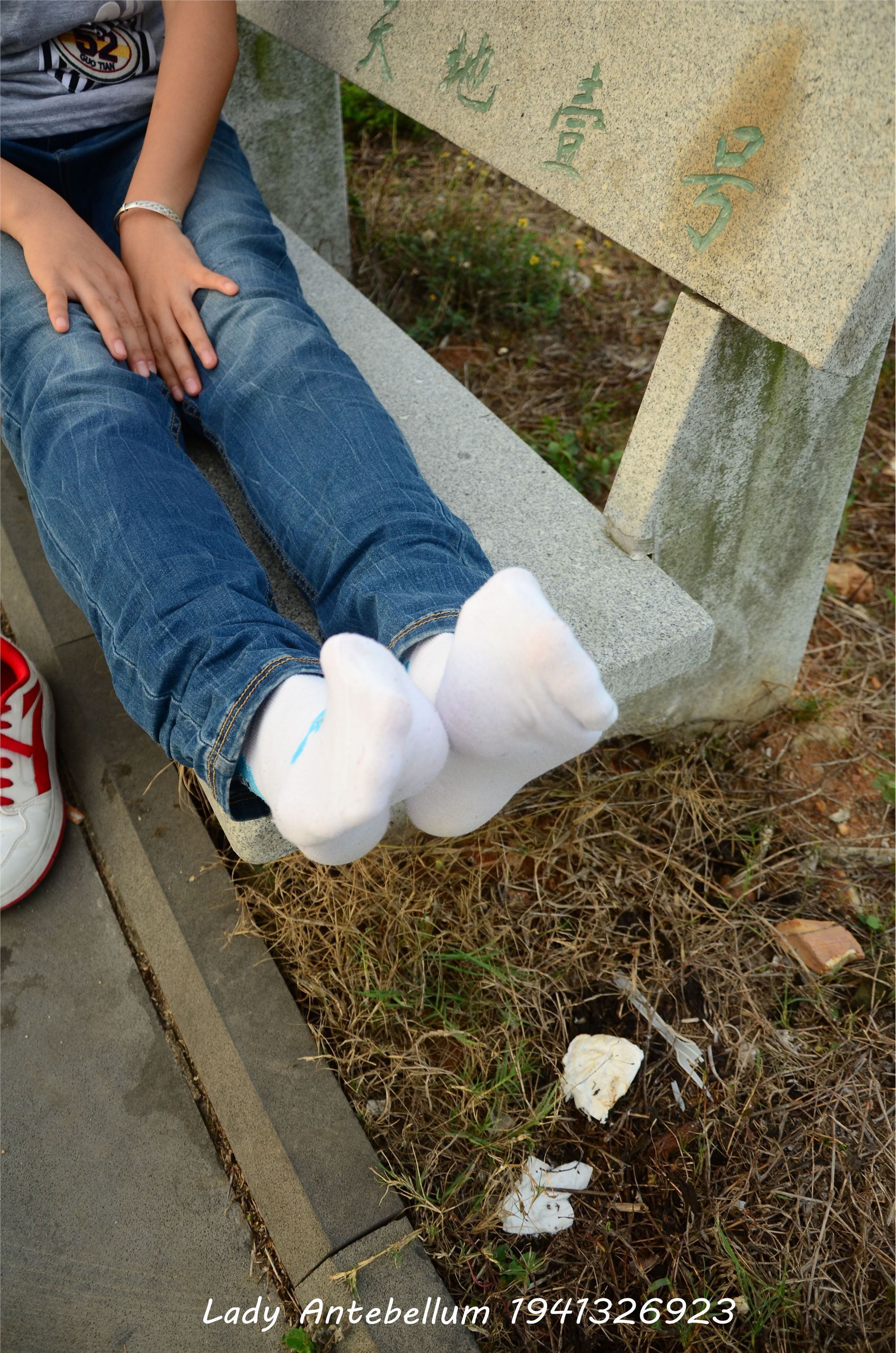 [战前女神] 恋足美腿棉袜女神级摄影套图 028