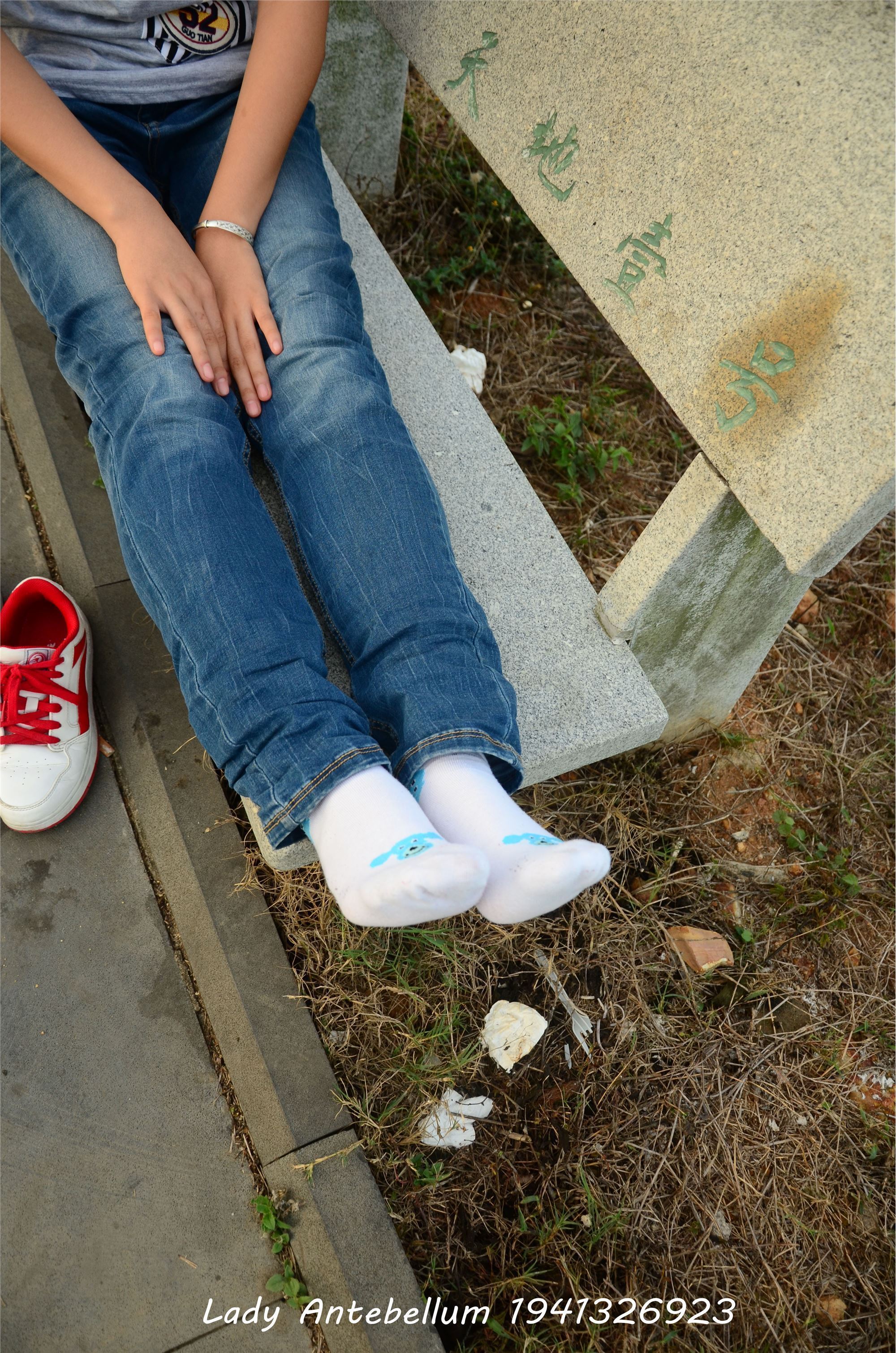 [战前女神] 恋足美腿棉袜女神级摄影套图 028