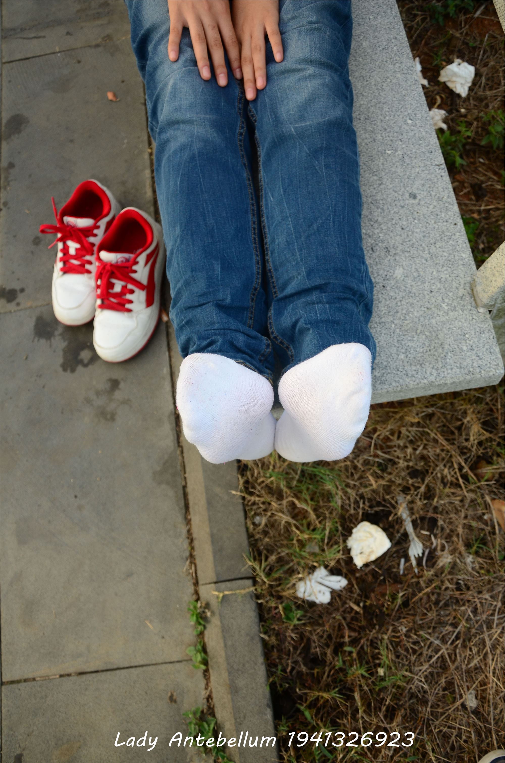 [战前女神] 恋足美腿棉袜女神级摄影套图 028