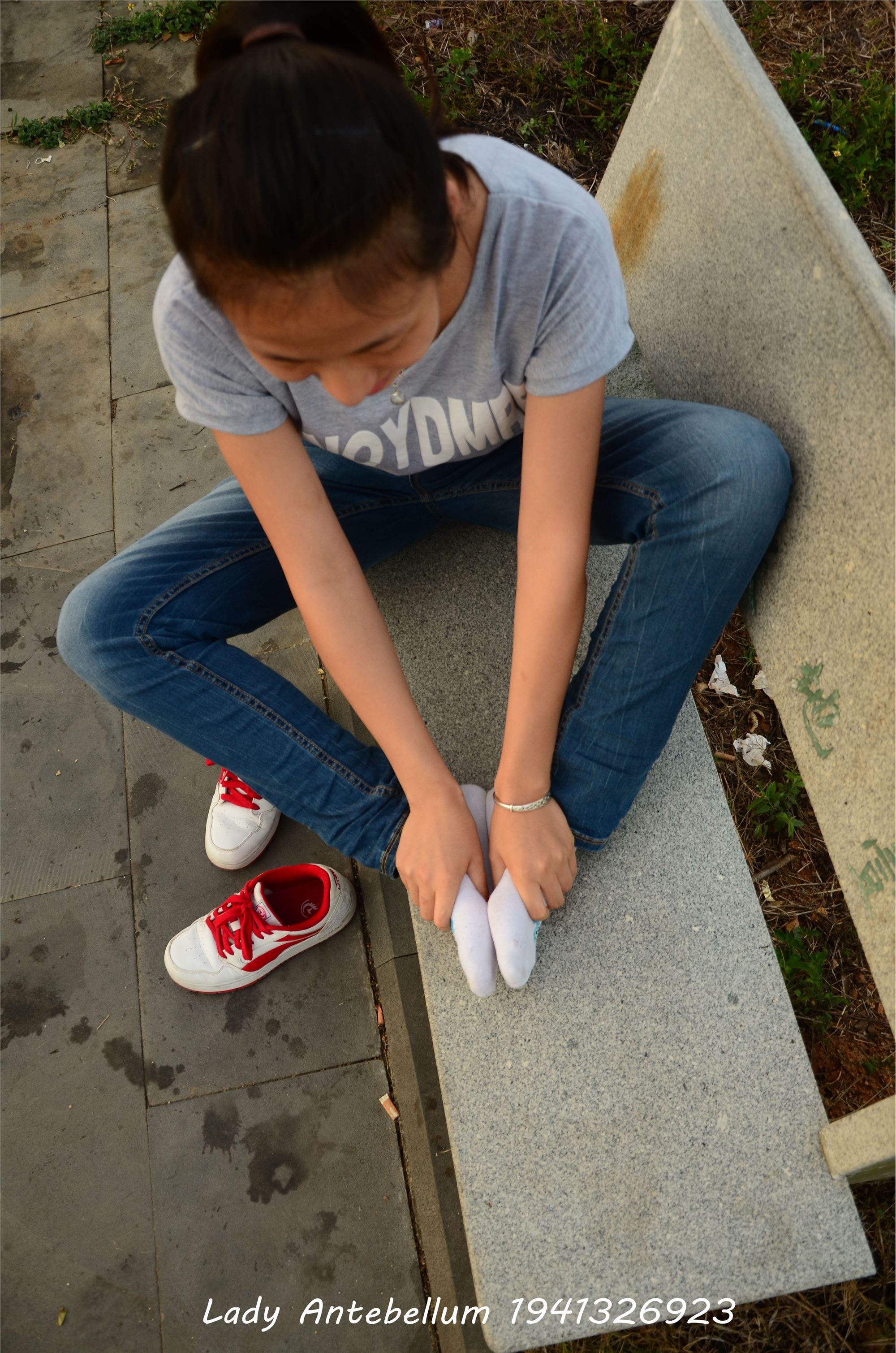 [战前女神] 恋足美腿棉袜女神级摄影套图 028