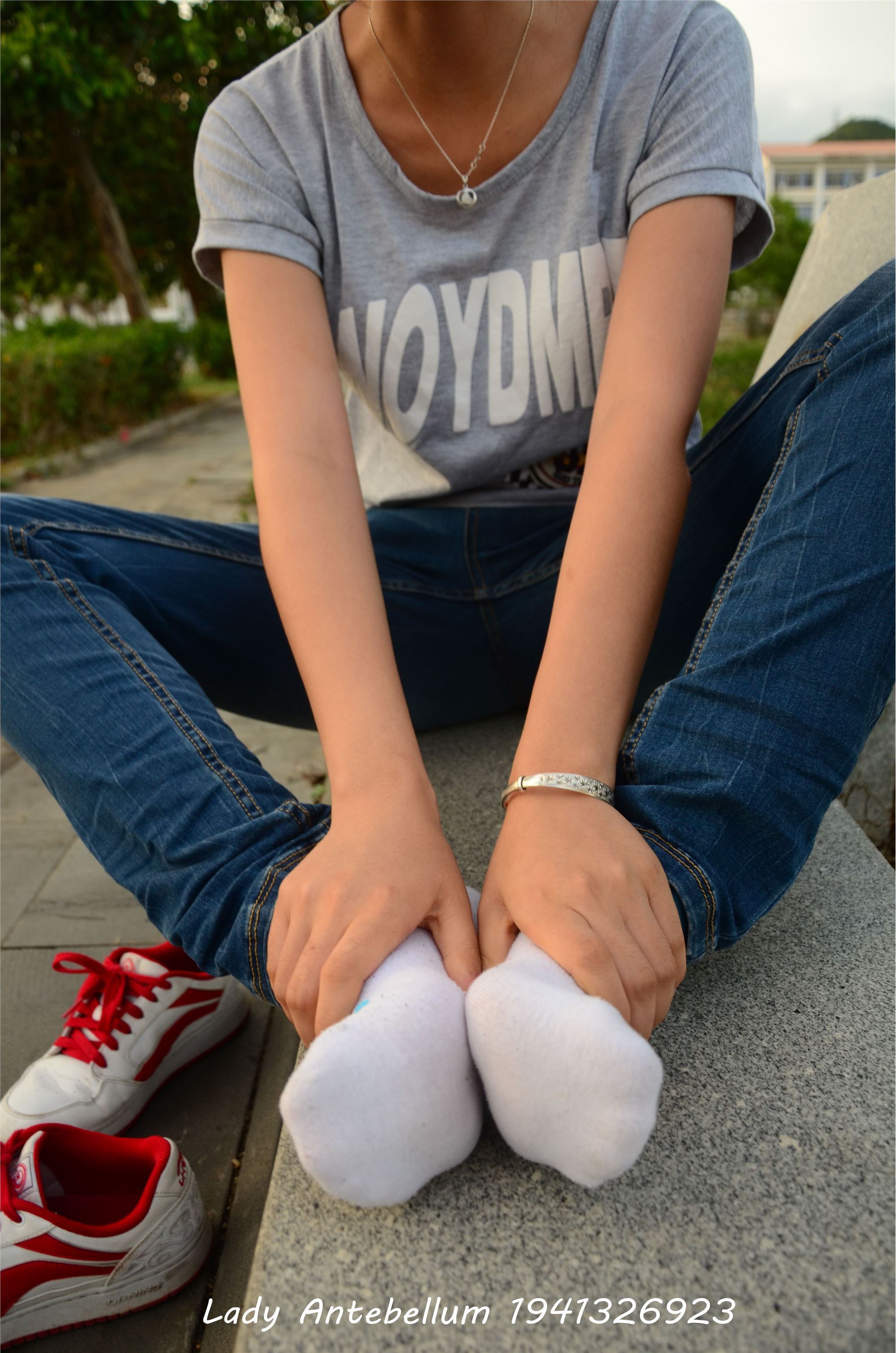 [战前女神] 恋足美腿棉袜女神级摄影套图 028