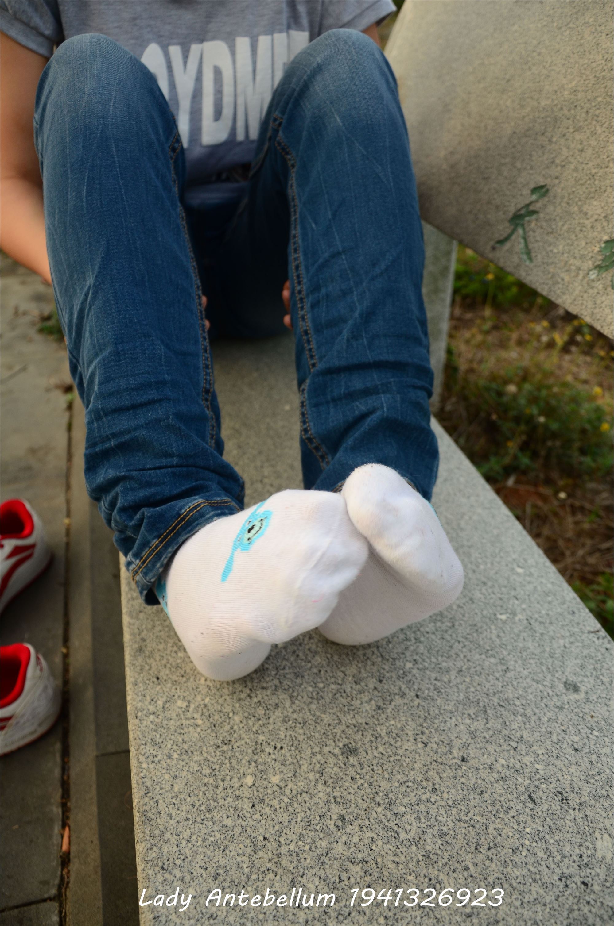 [战前女神] 恋足美腿棉袜女神级摄影套图 028