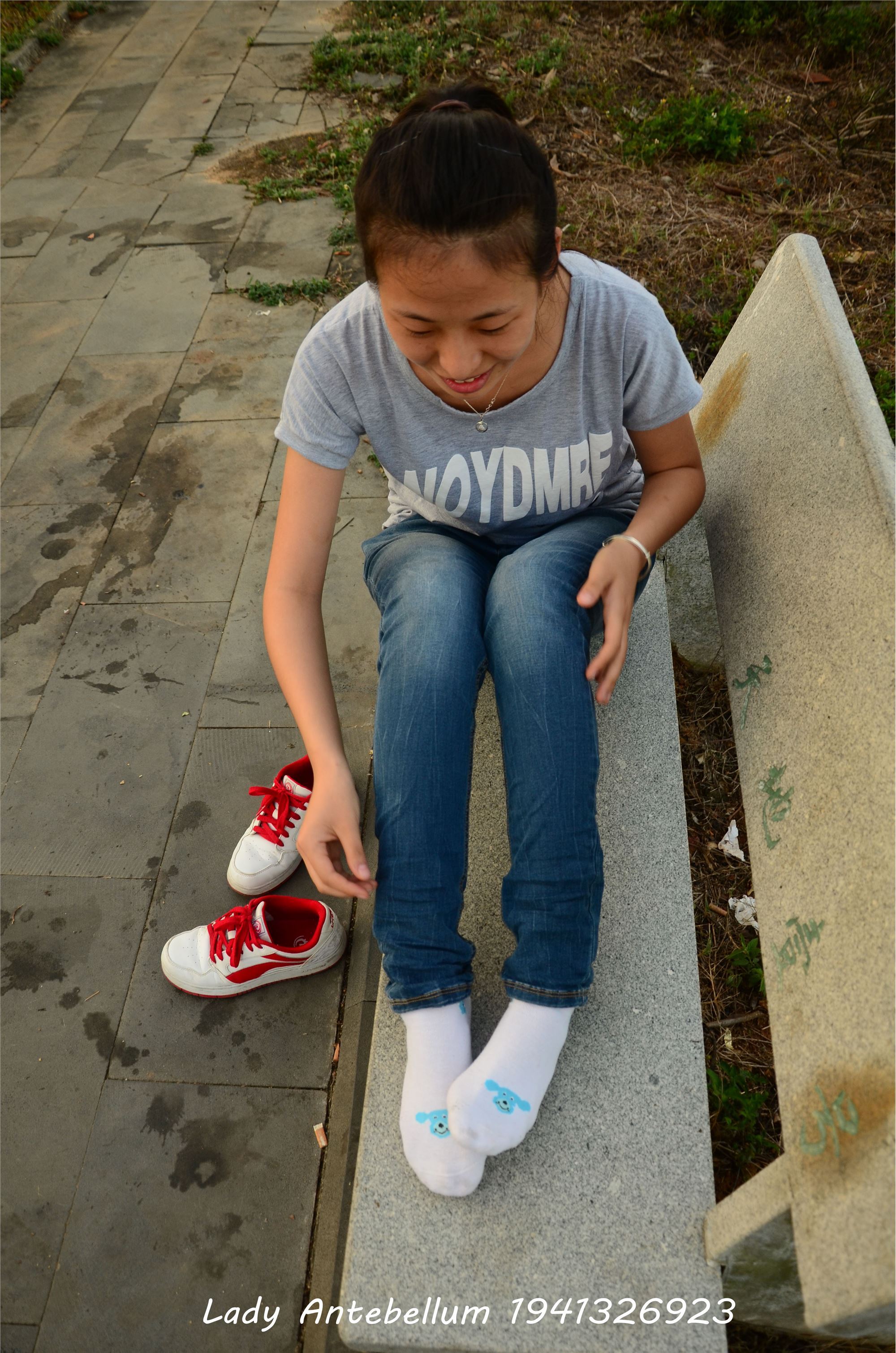 [战前女神] 恋足美腿棉袜女神级摄影套图 028