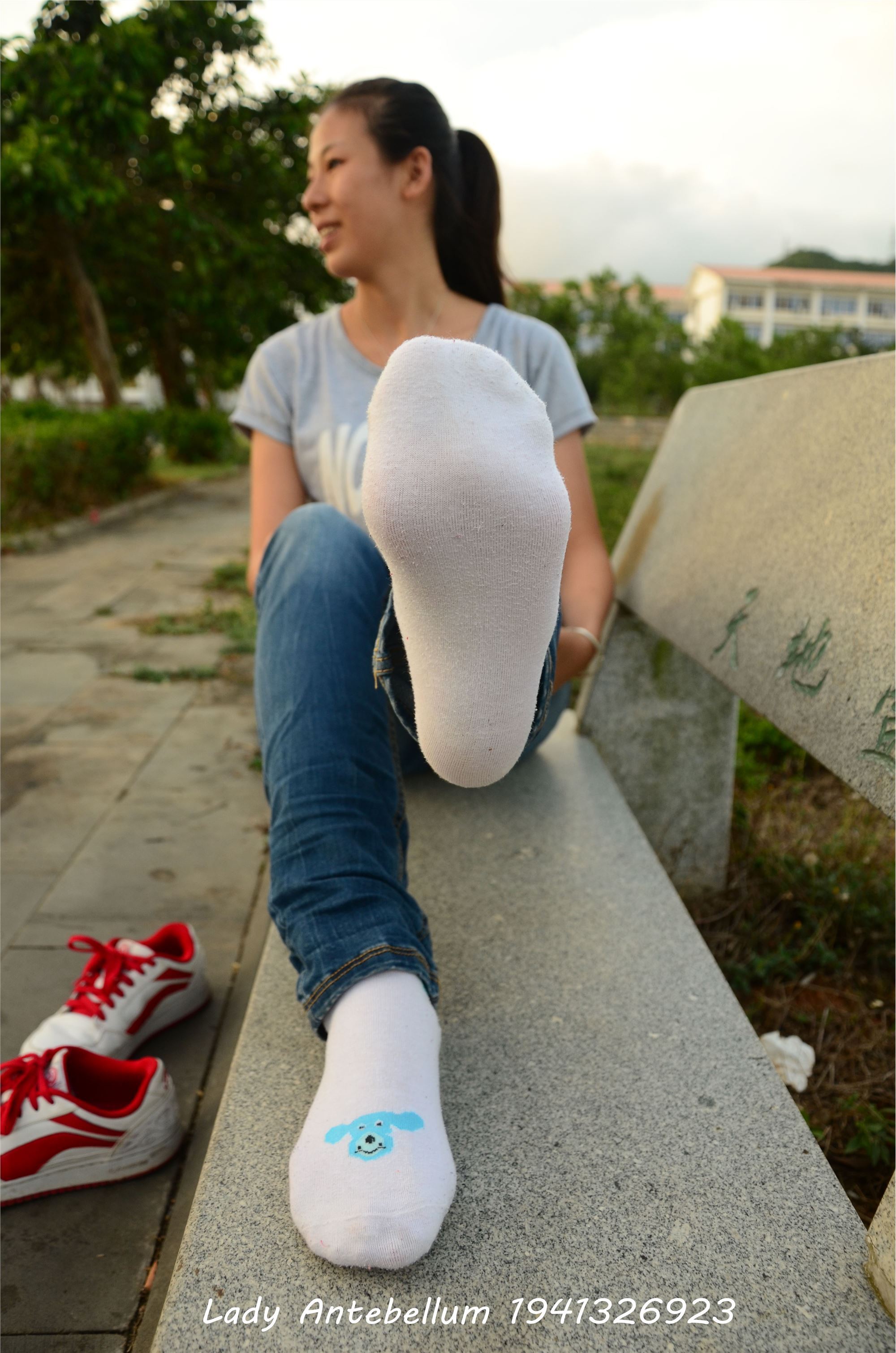 [战前女神] 恋足美腿棉袜女神级摄影套图 028