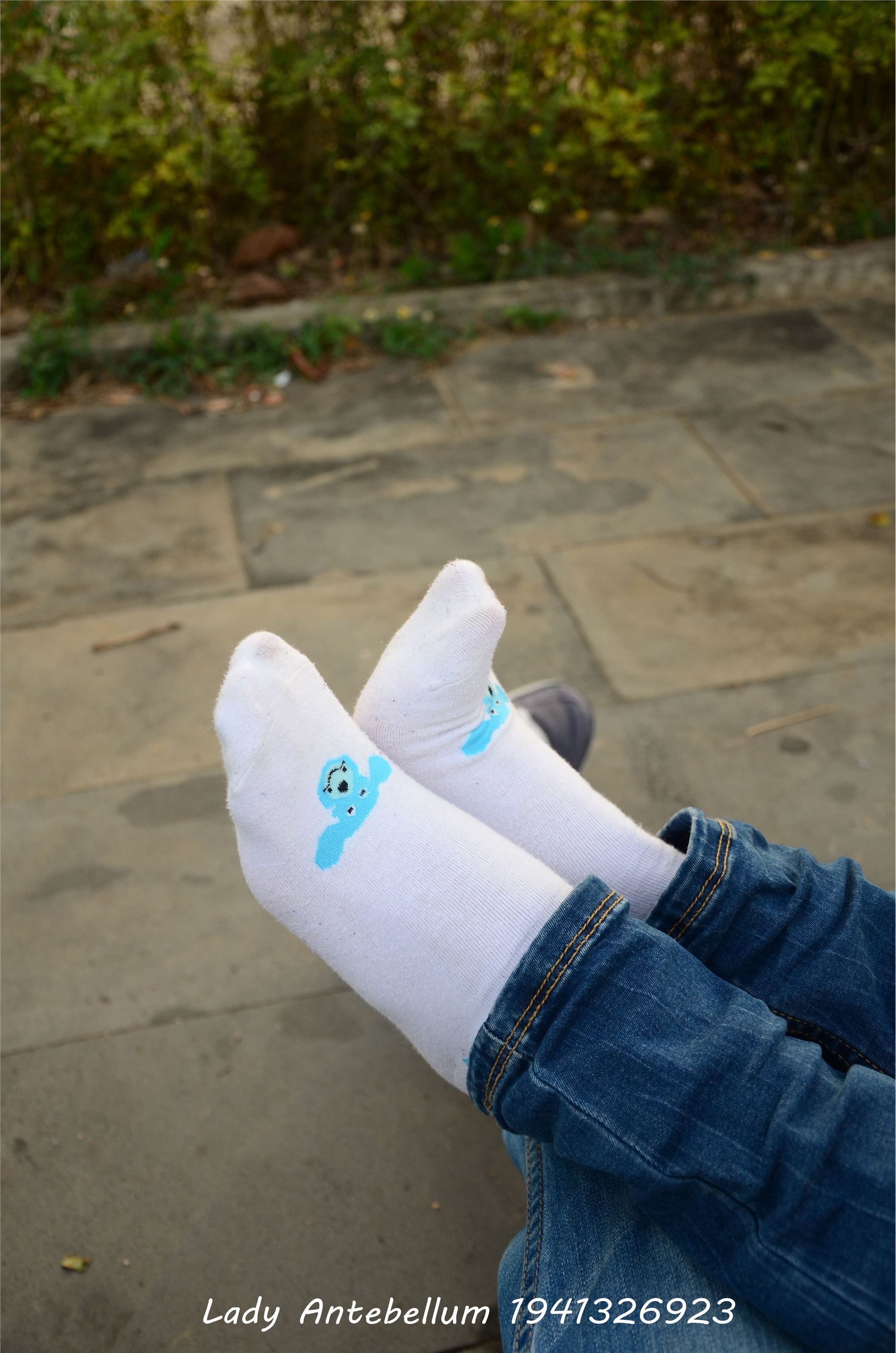 [战前女神] 恋足美腿棉袜女神级摄影套图 028