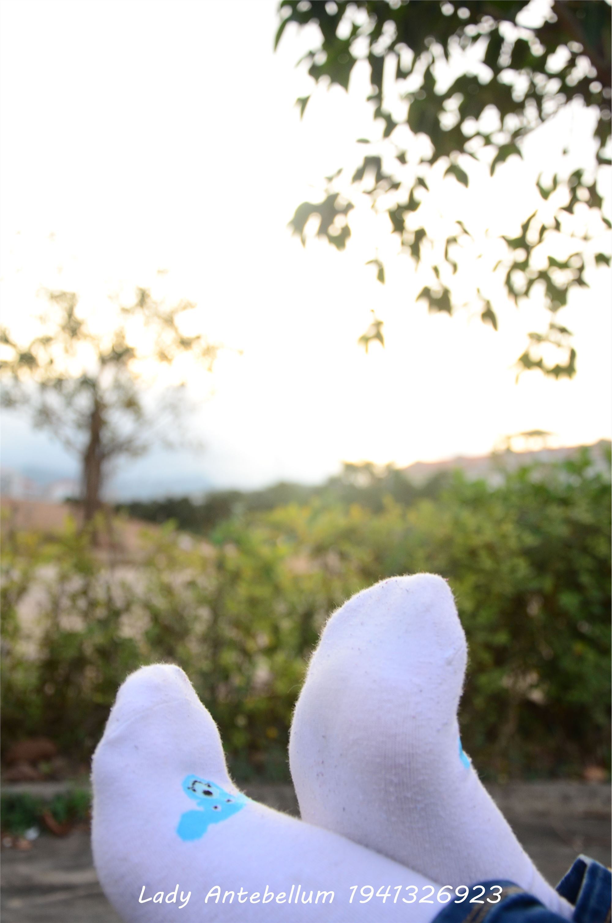 [战前女神] 恋足美腿棉袜女神级摄影套图 028