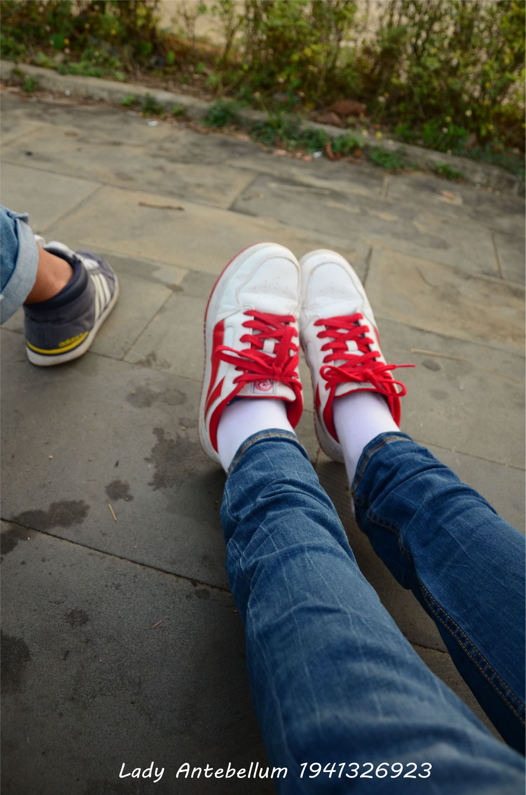 [战前女神] 恋足美腿棉袜女神级摄影套图 028