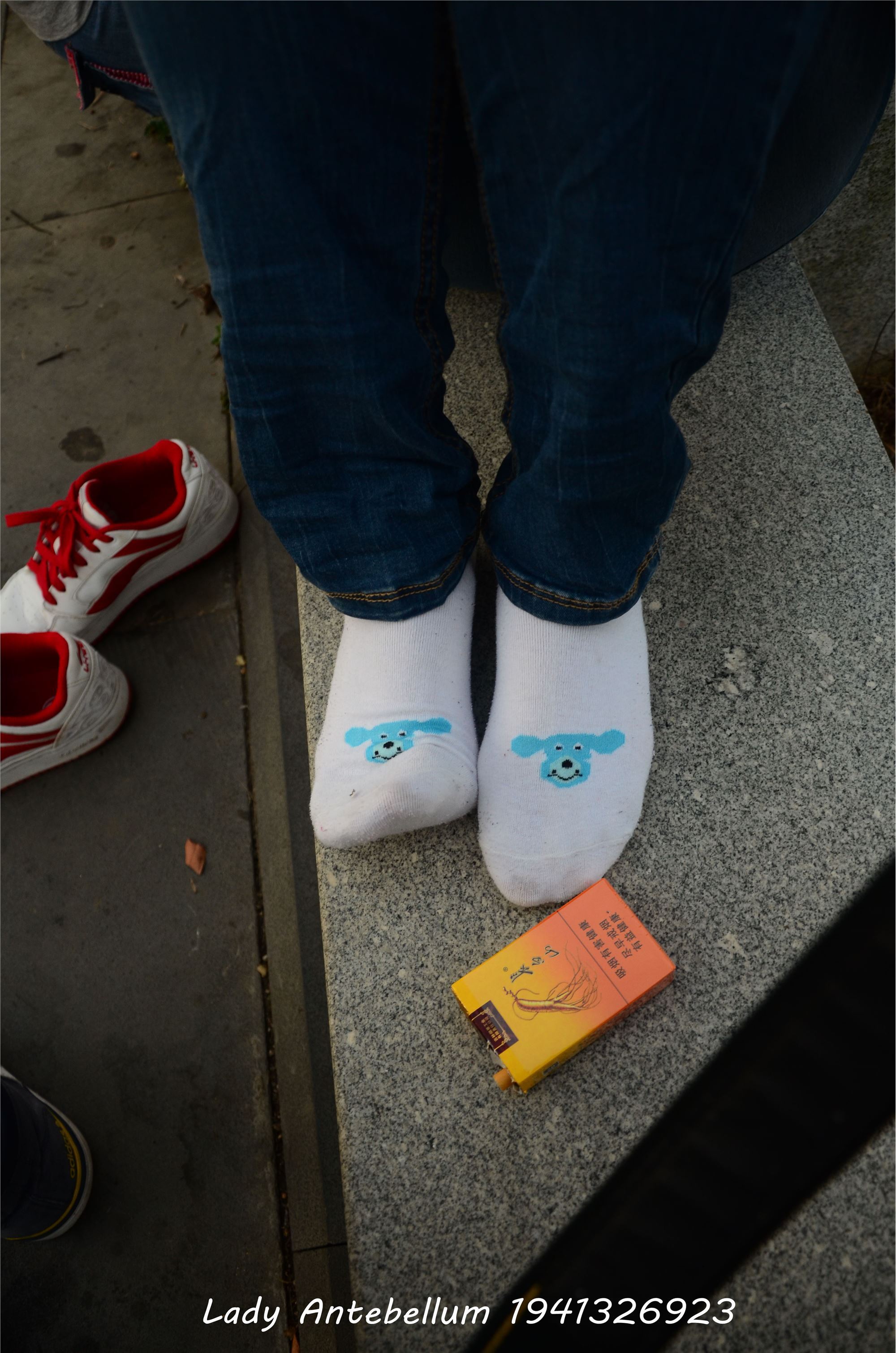 [战前女神] 恋足美腿棉袜女神级摄影套图 028