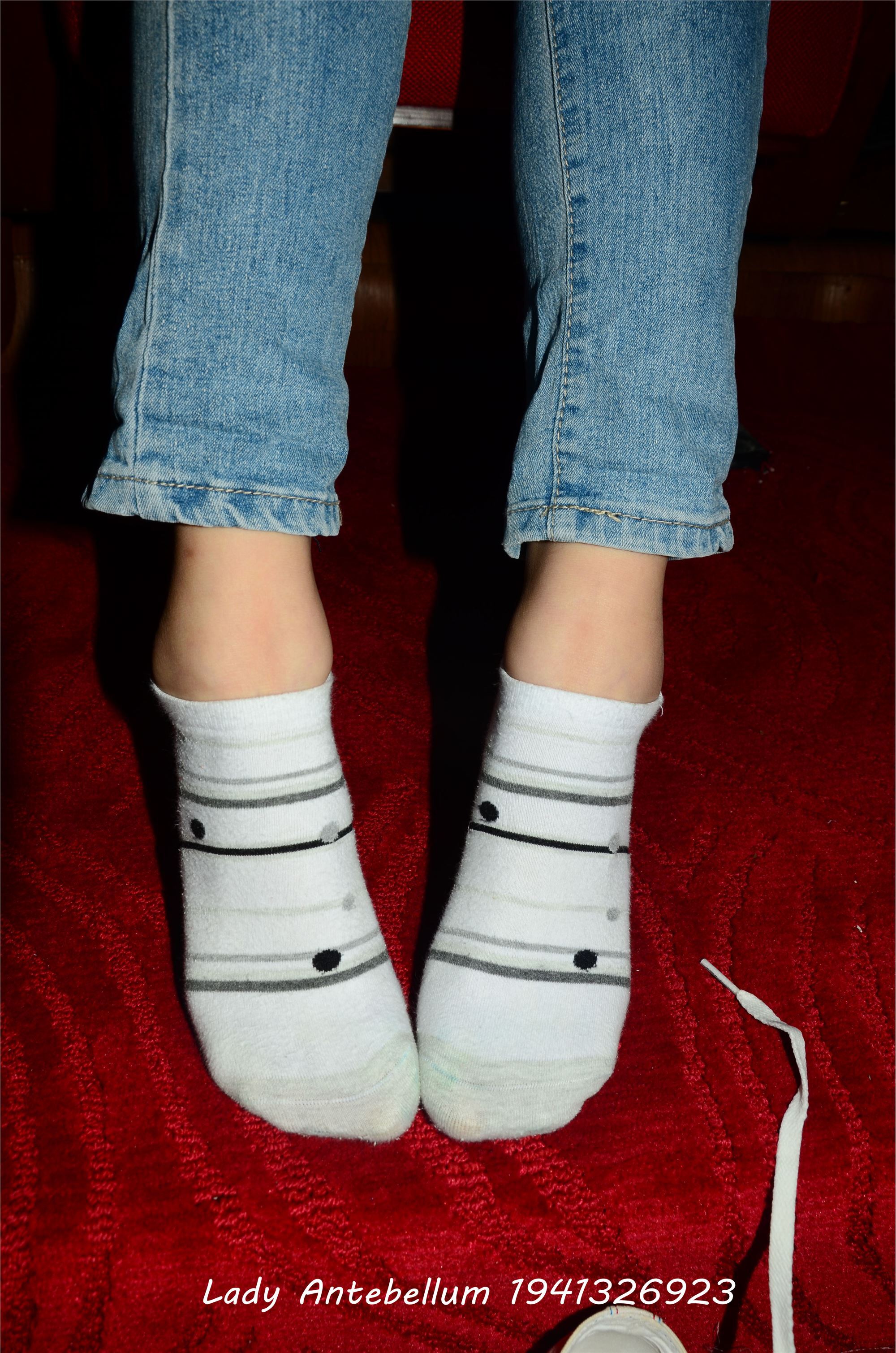 [战前女神] 恋足美腿棉袜女神级摄影套图 029