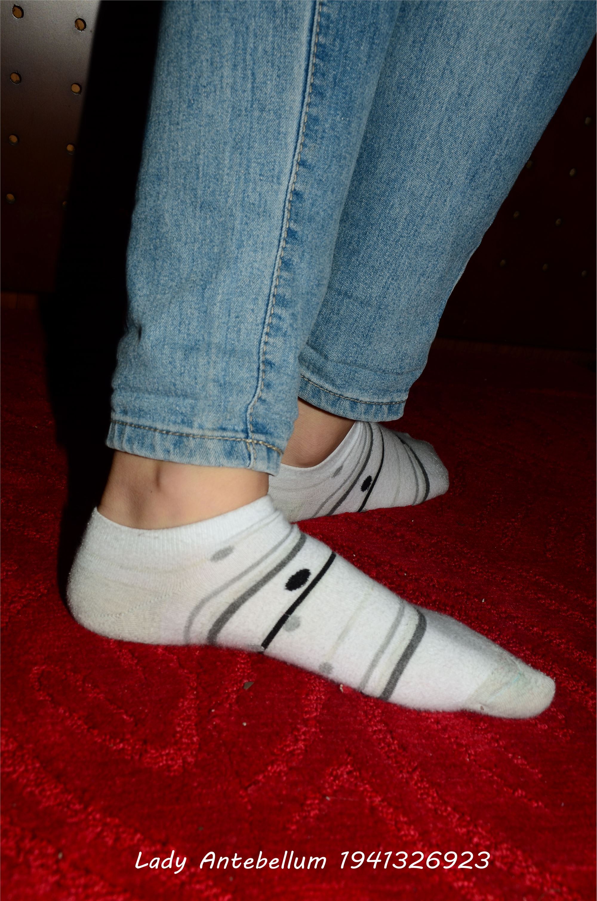 [战前女神] 恋足美腿棉袜女神级摄影套图 029