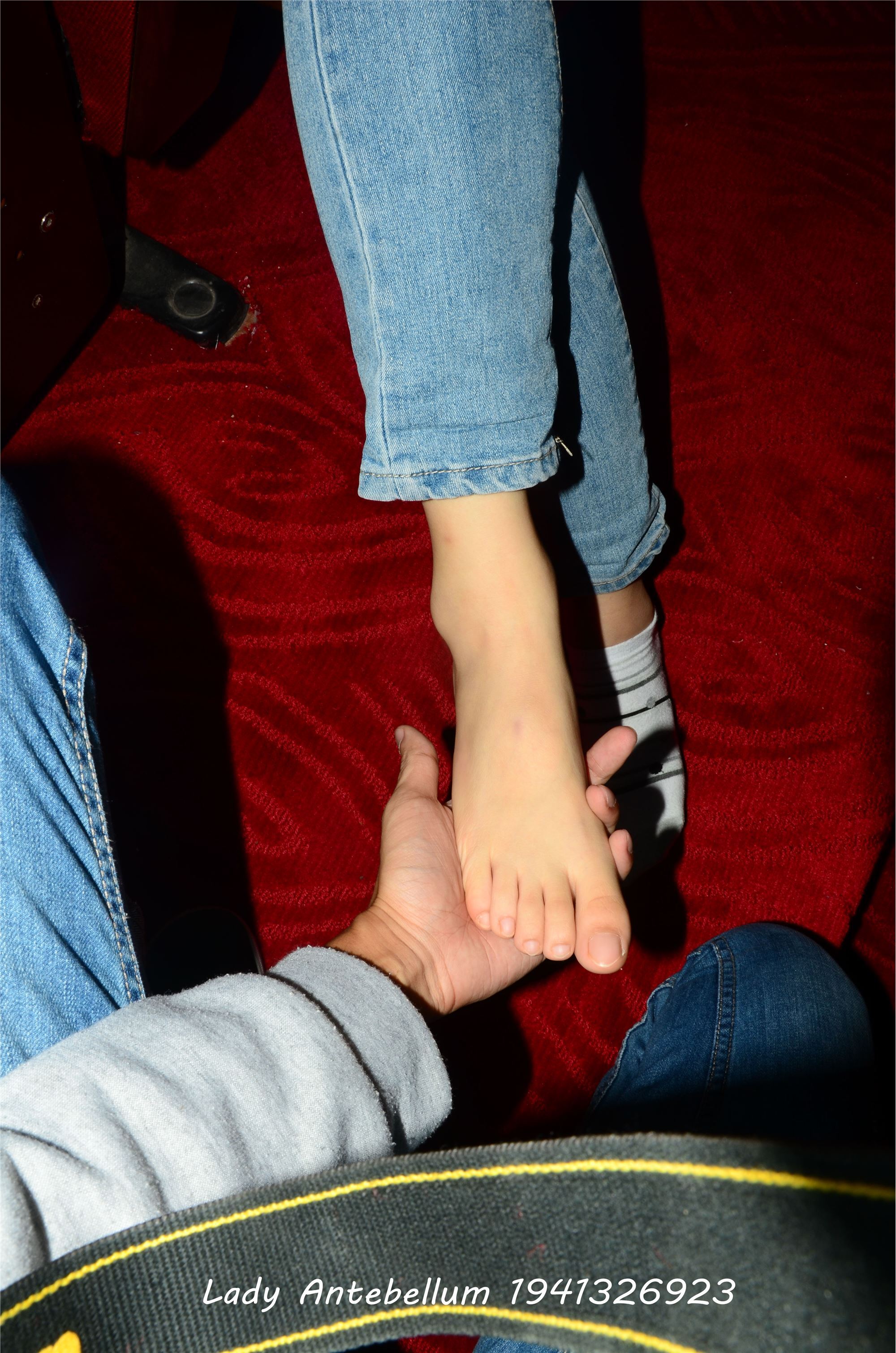 [战前女神] 恋足美腿棉袜女神级摄影套图 029