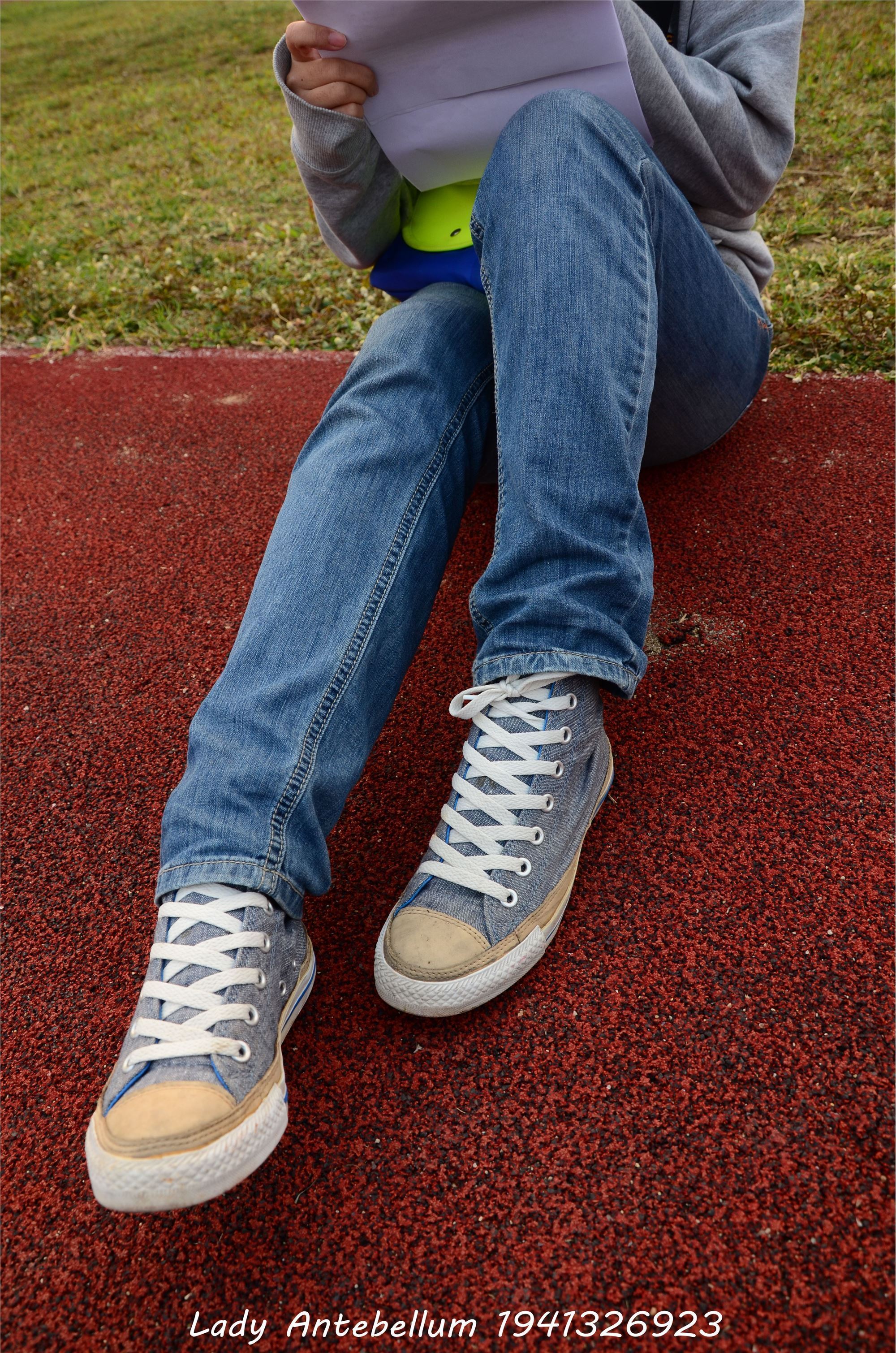 [战前女神] 恋足美腿棉袜女神级摄影套图 030