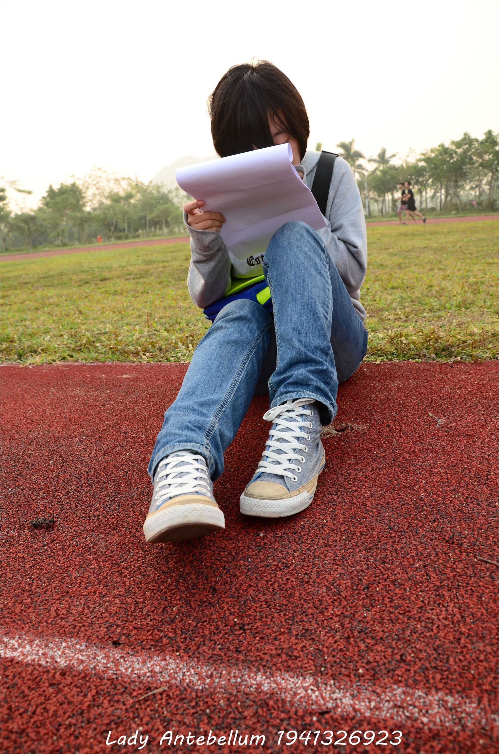 [战前女神] 恋足美腿棉袜女神级摄影套图 030