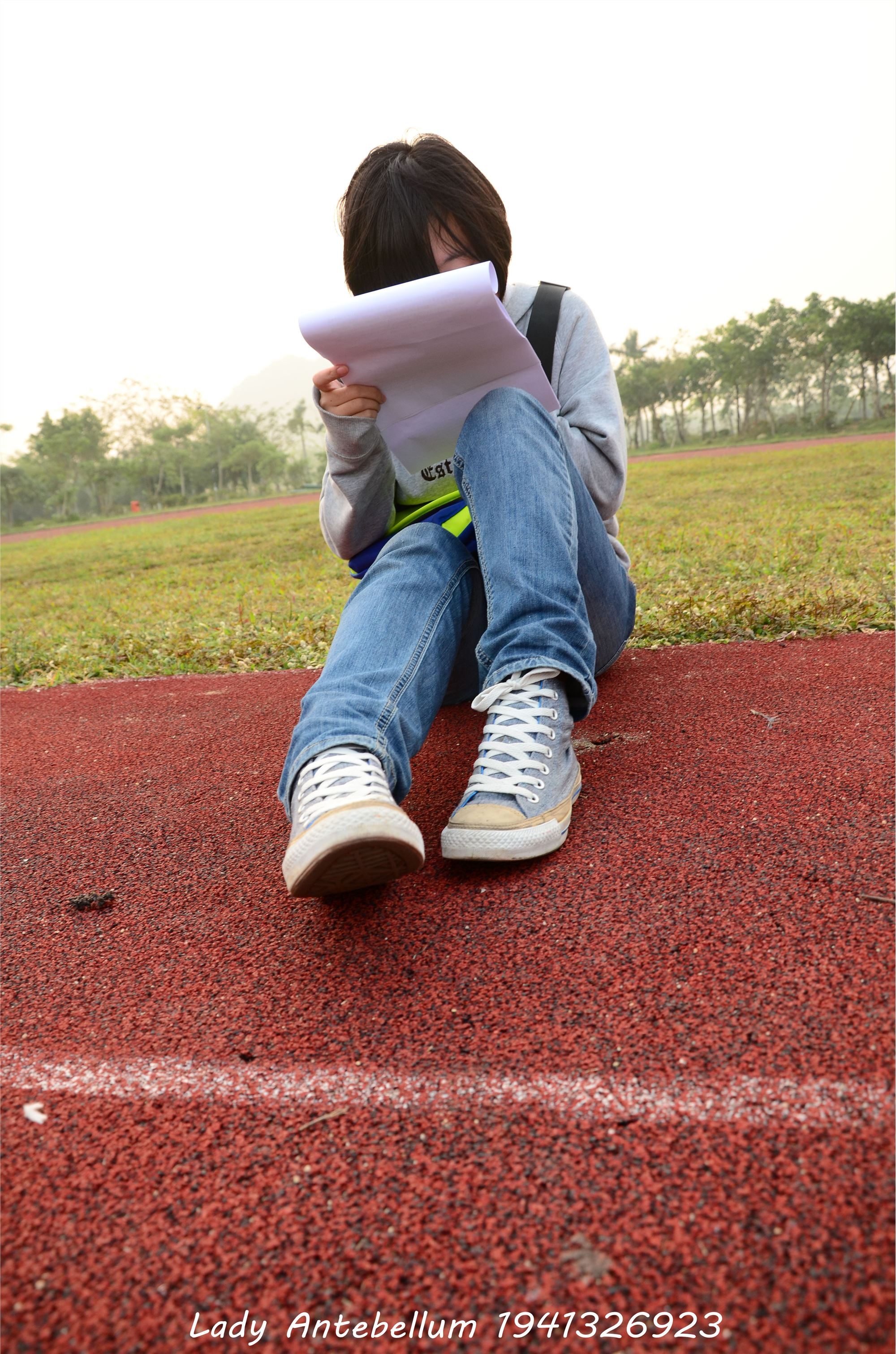 [战前女神] 恋足美腿棉袜女神级摄影套图 030