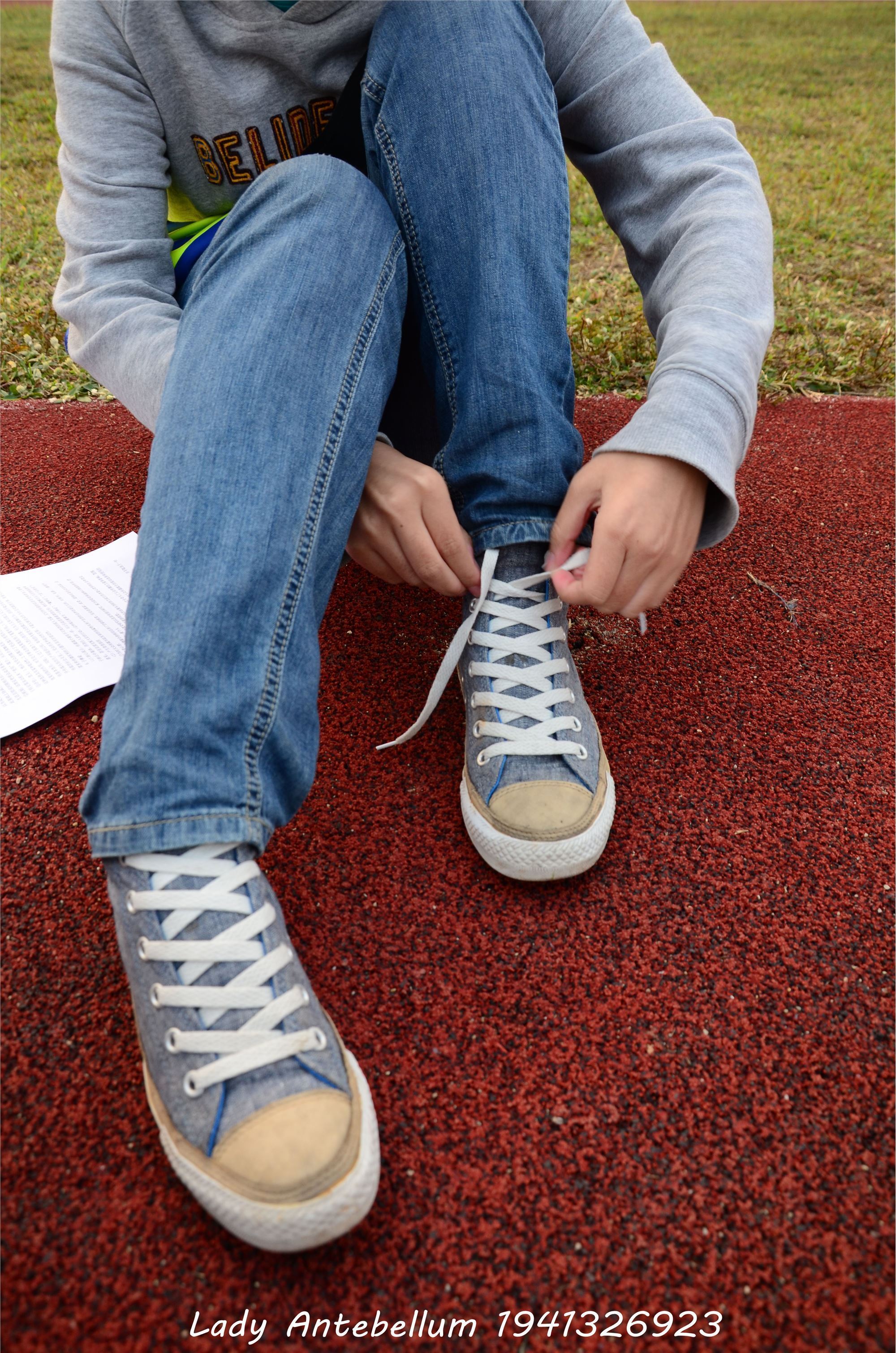 [战前女神] 恋足美腿棉袜女神级摄影套图 030