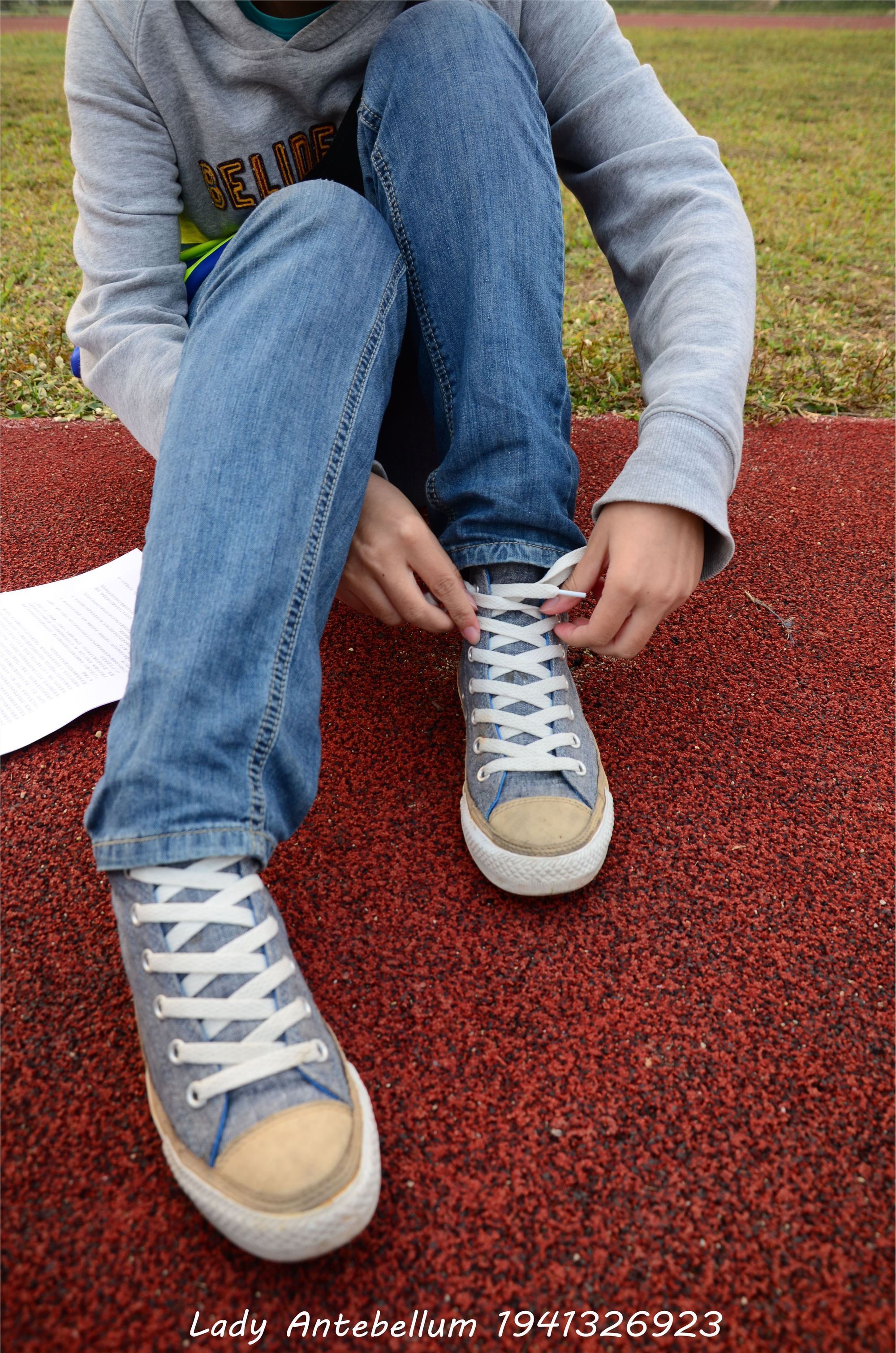 [战前女神] 恋足美腿棉袜女神级摄影套图 030