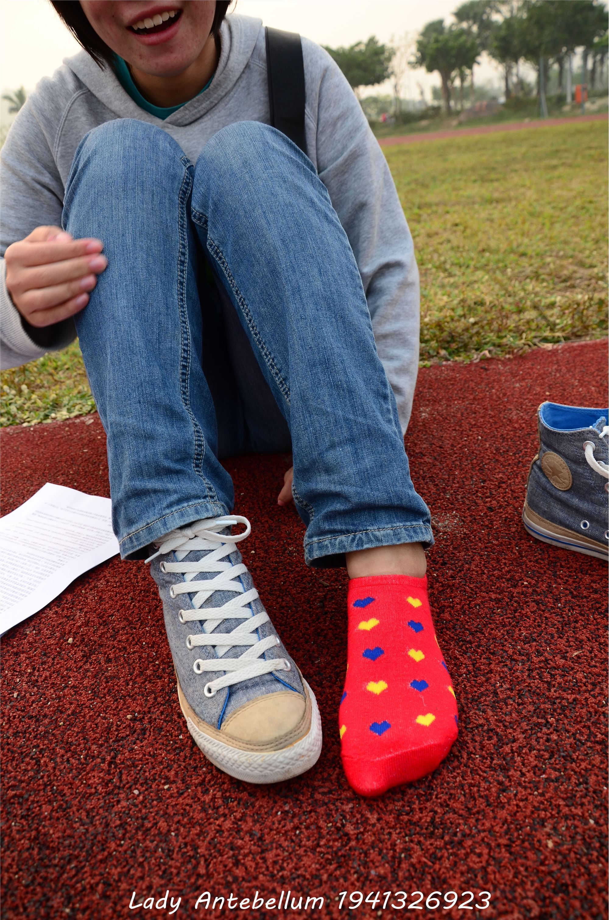 [战前女神] 恋足美腿棉袜女神级摄影套图 030