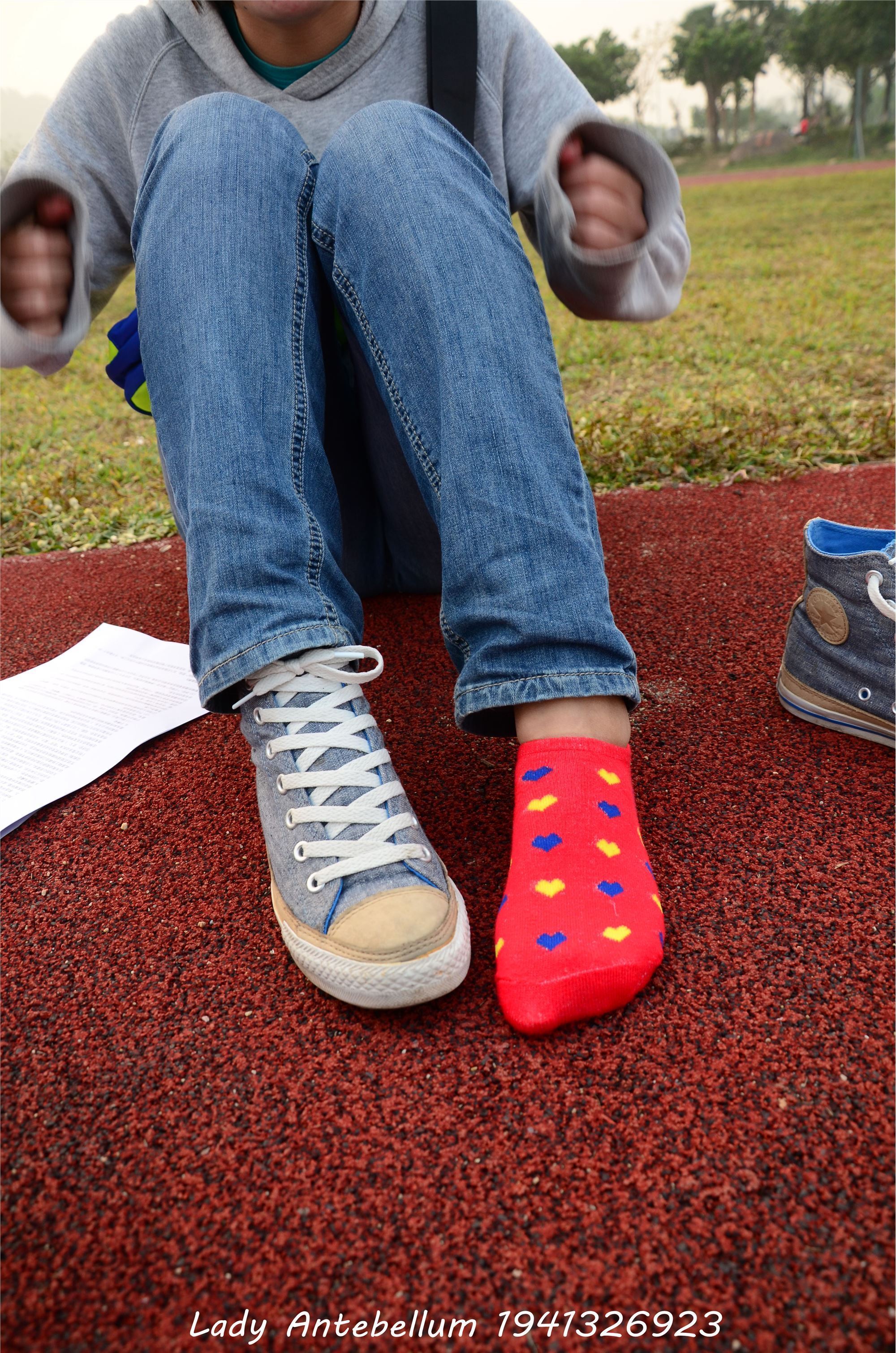 [战前女神] 恋足美腿棉袜女神级摄影套图 030