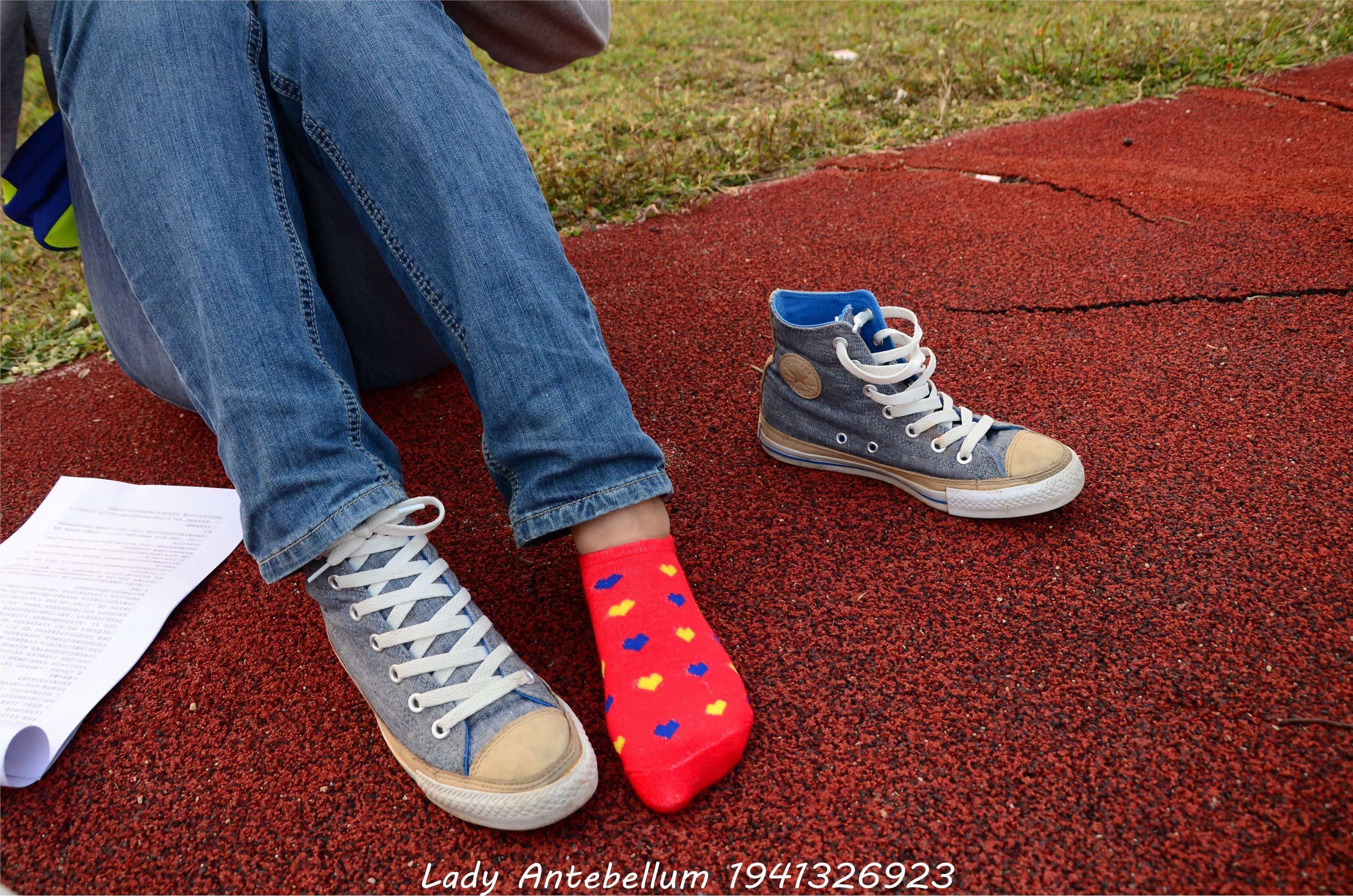 [战前女神] 恋足美腿棉袜女神级摄影套图 030