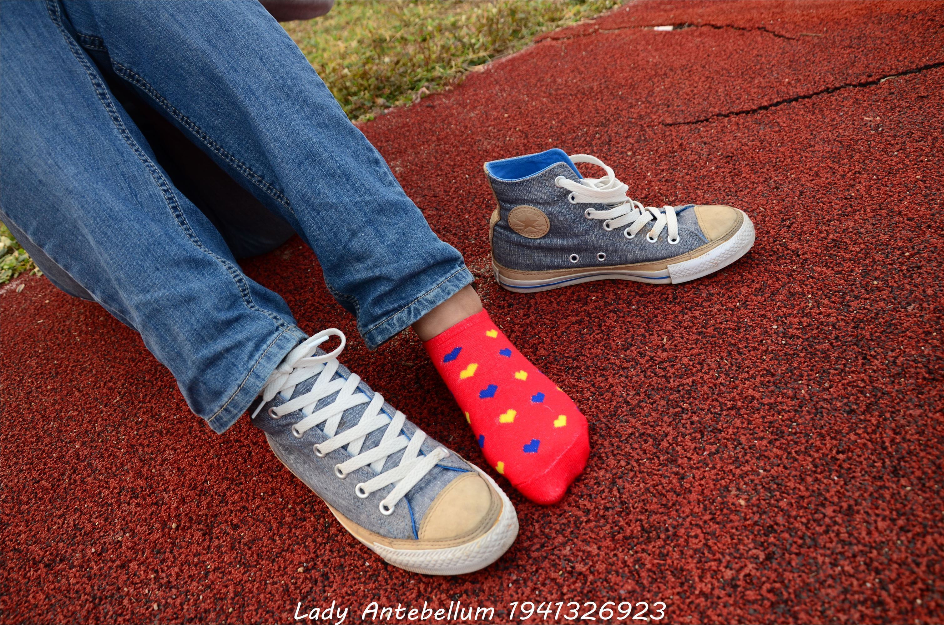 [战前女神] 恋足美腿棉袜女神级摄影套图 030