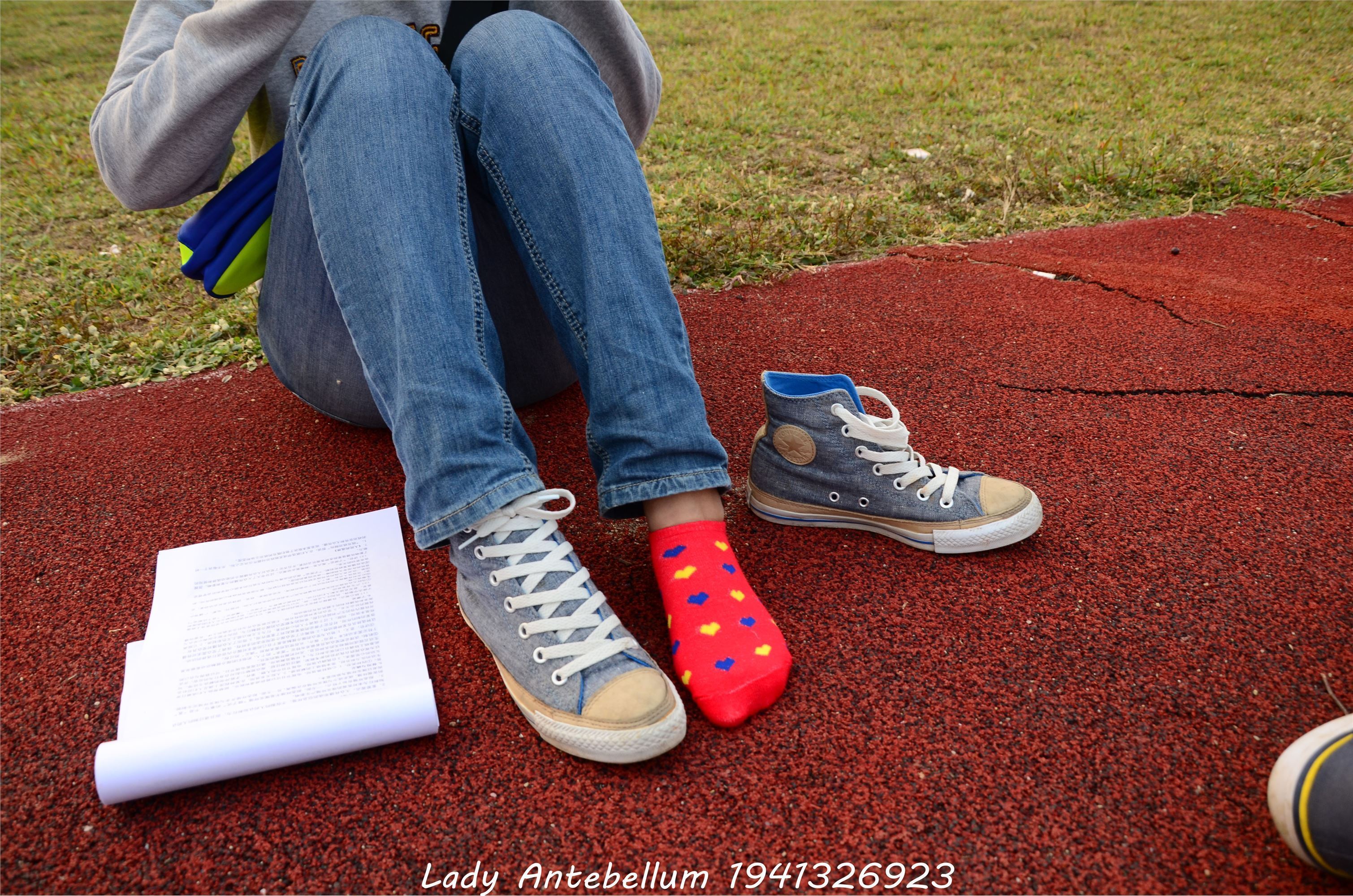 [战前女神] 恋足美腿棉袜女神级摄影套图 030