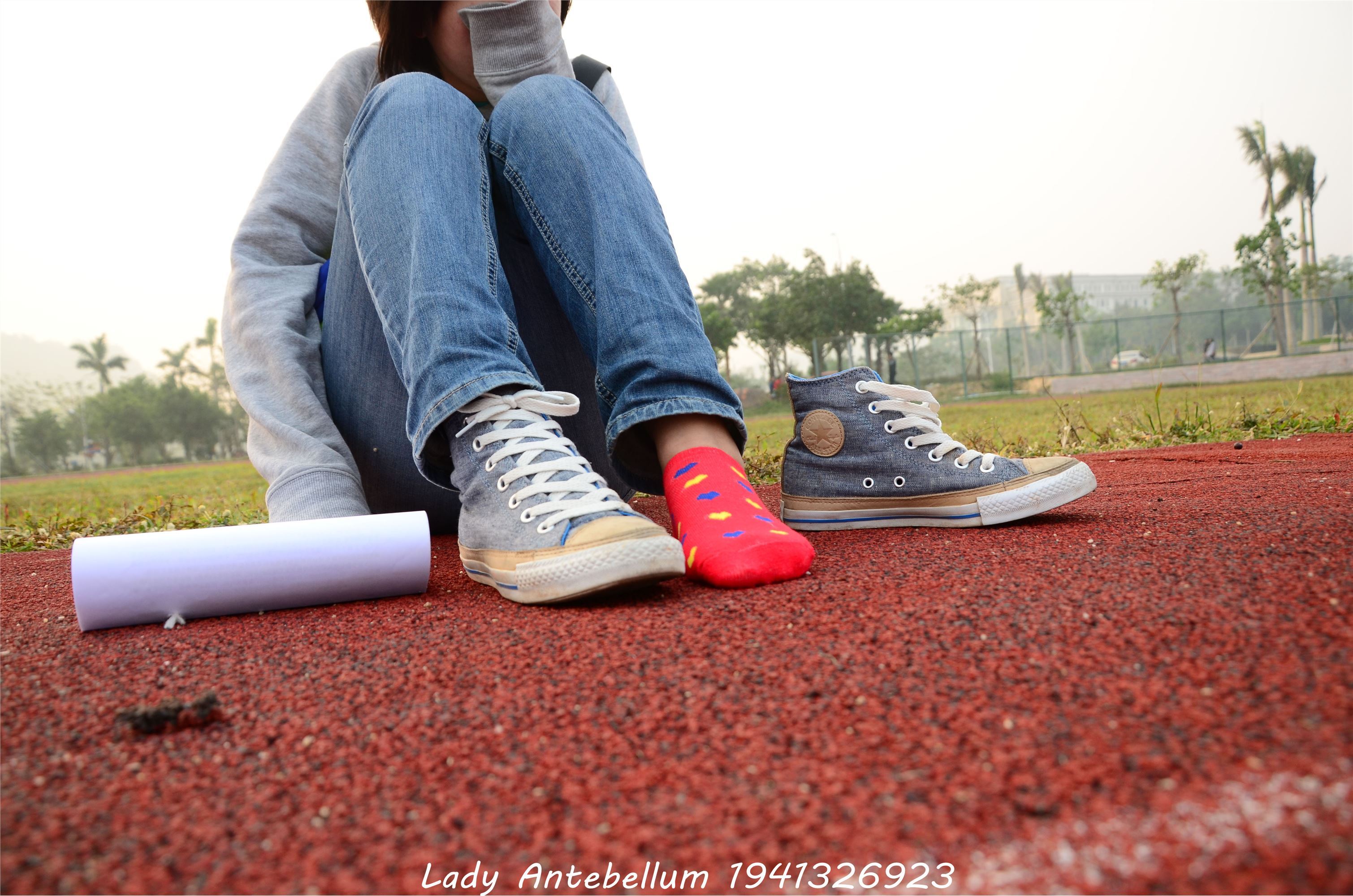 [战前女神] 恋足美腿棉袜女神级摄影套图 030