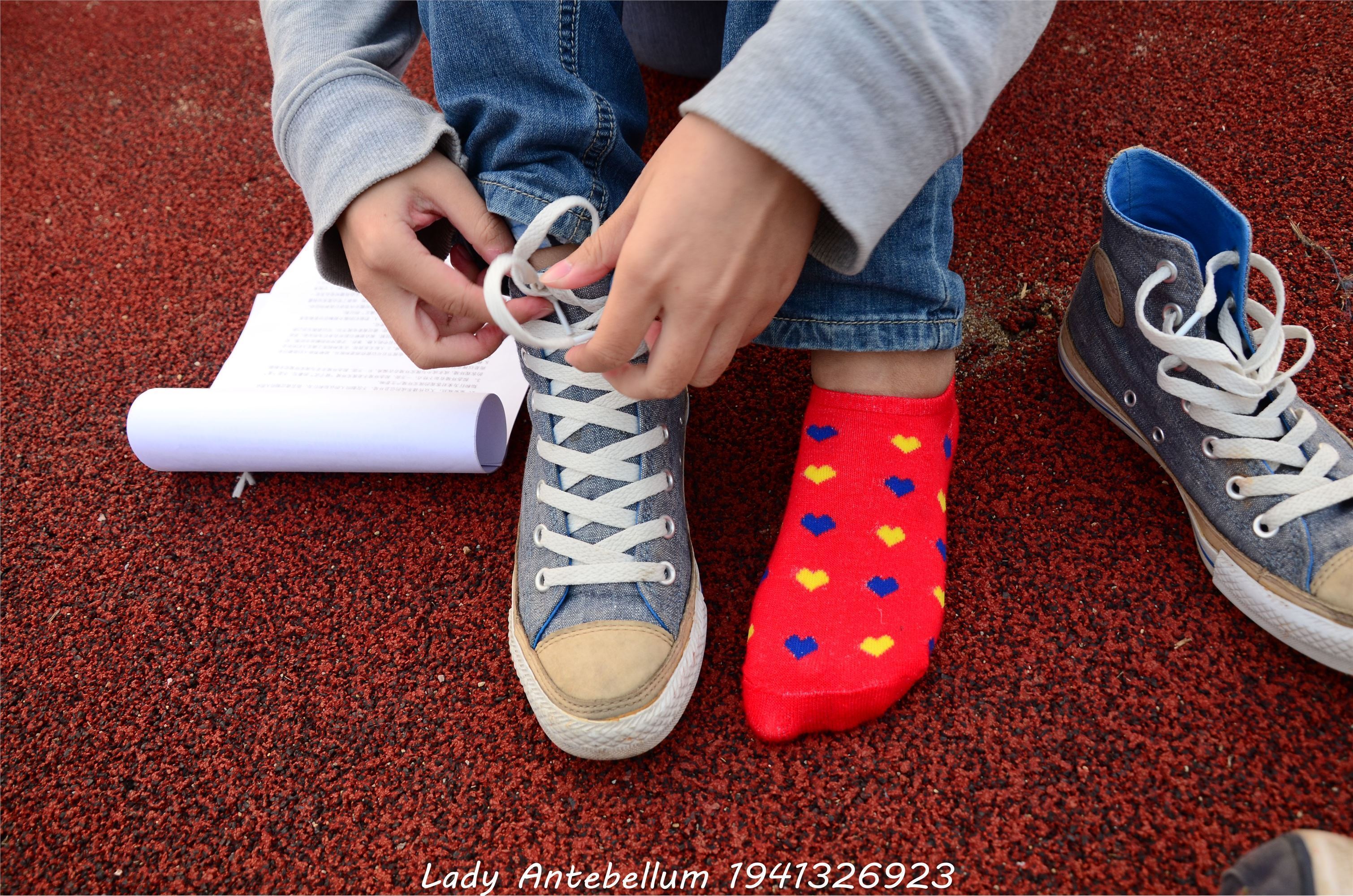 [战前女神] 恋足美腿棉袜女神级摄影套图 030