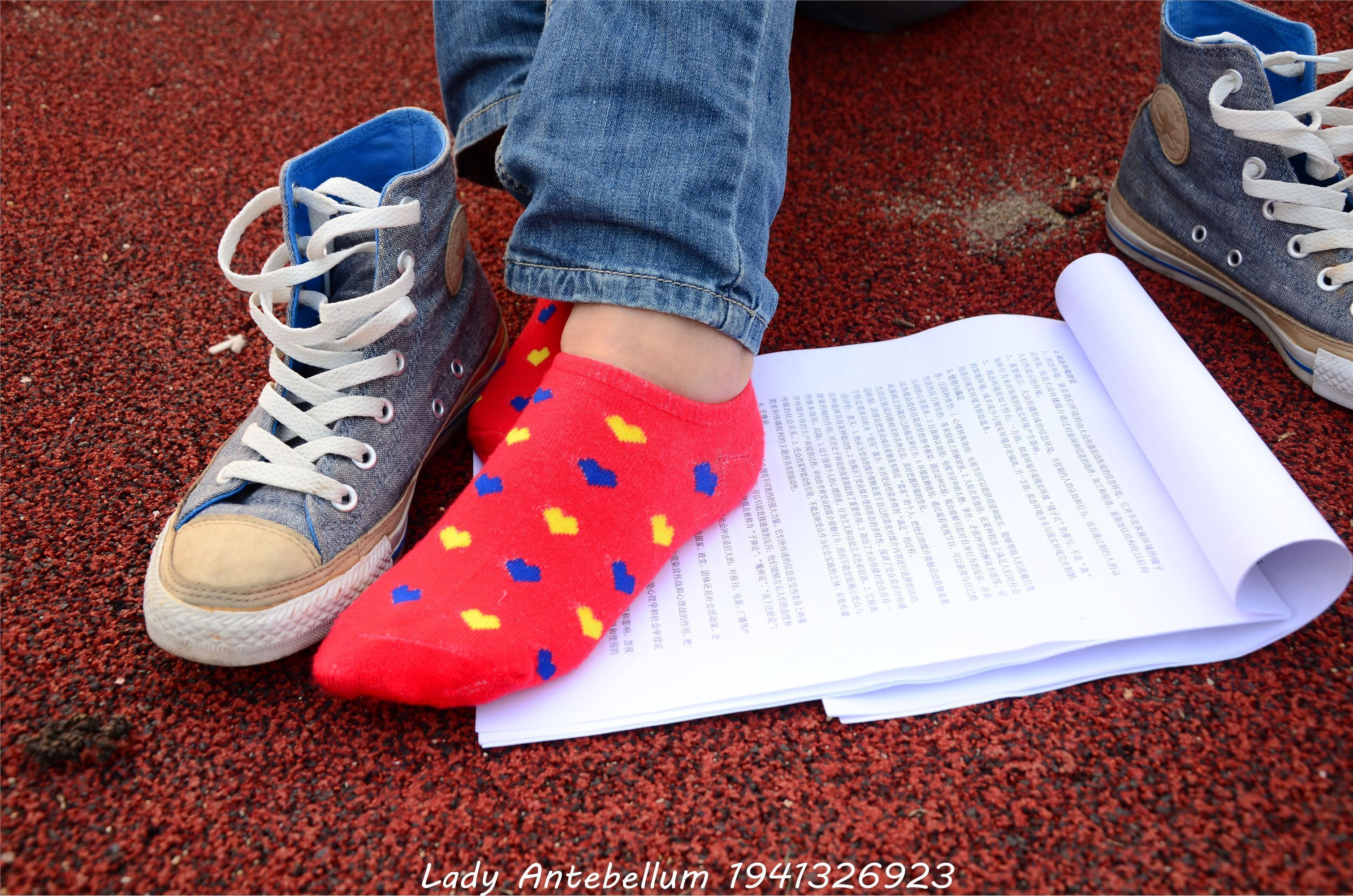 [战前女神] 恋足美腿棉袜女神级摄影套图 030