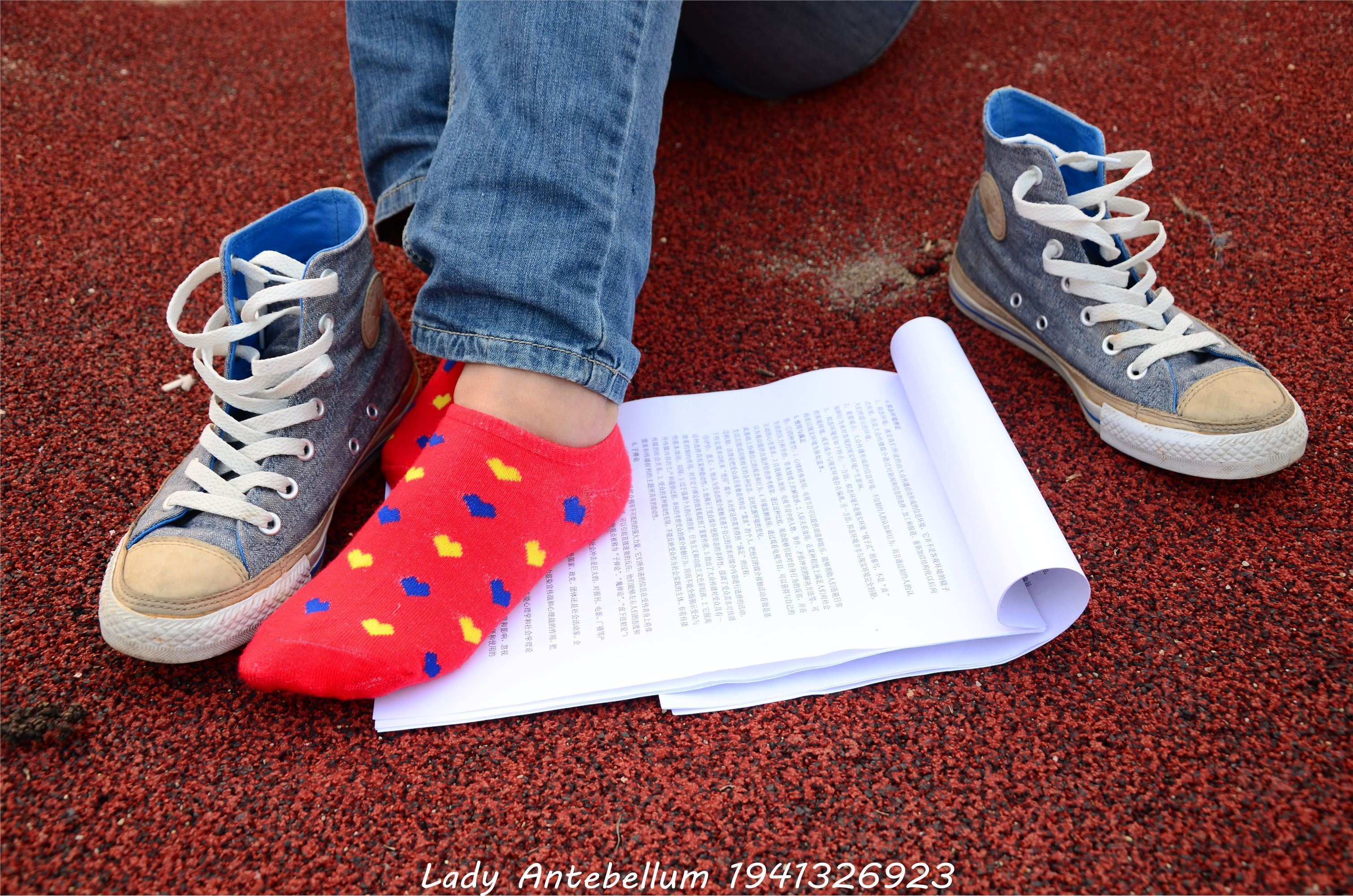 [战前女神] 恋足美腿棉袜女神级摄影套图 030