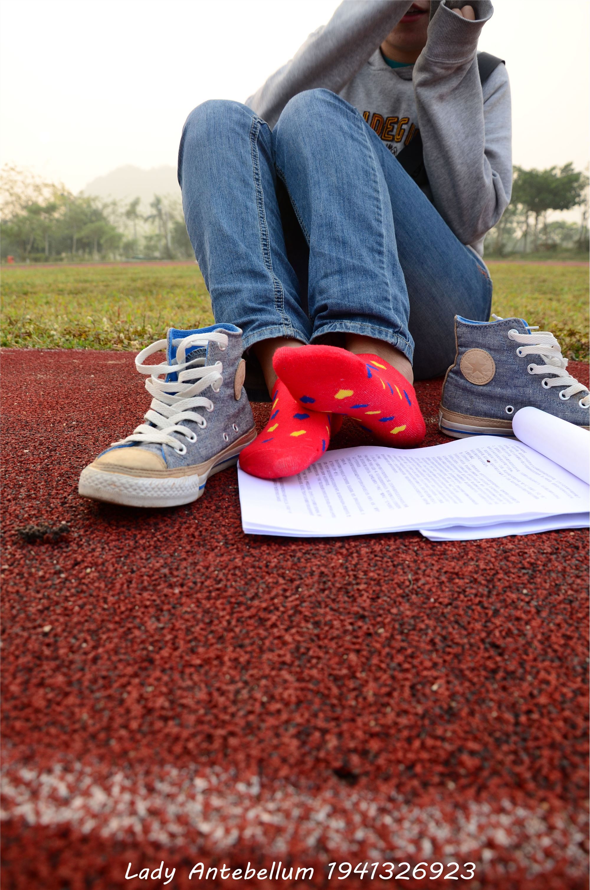 [战前女神] 恋足美腿棉袜女神级摄影套图 030