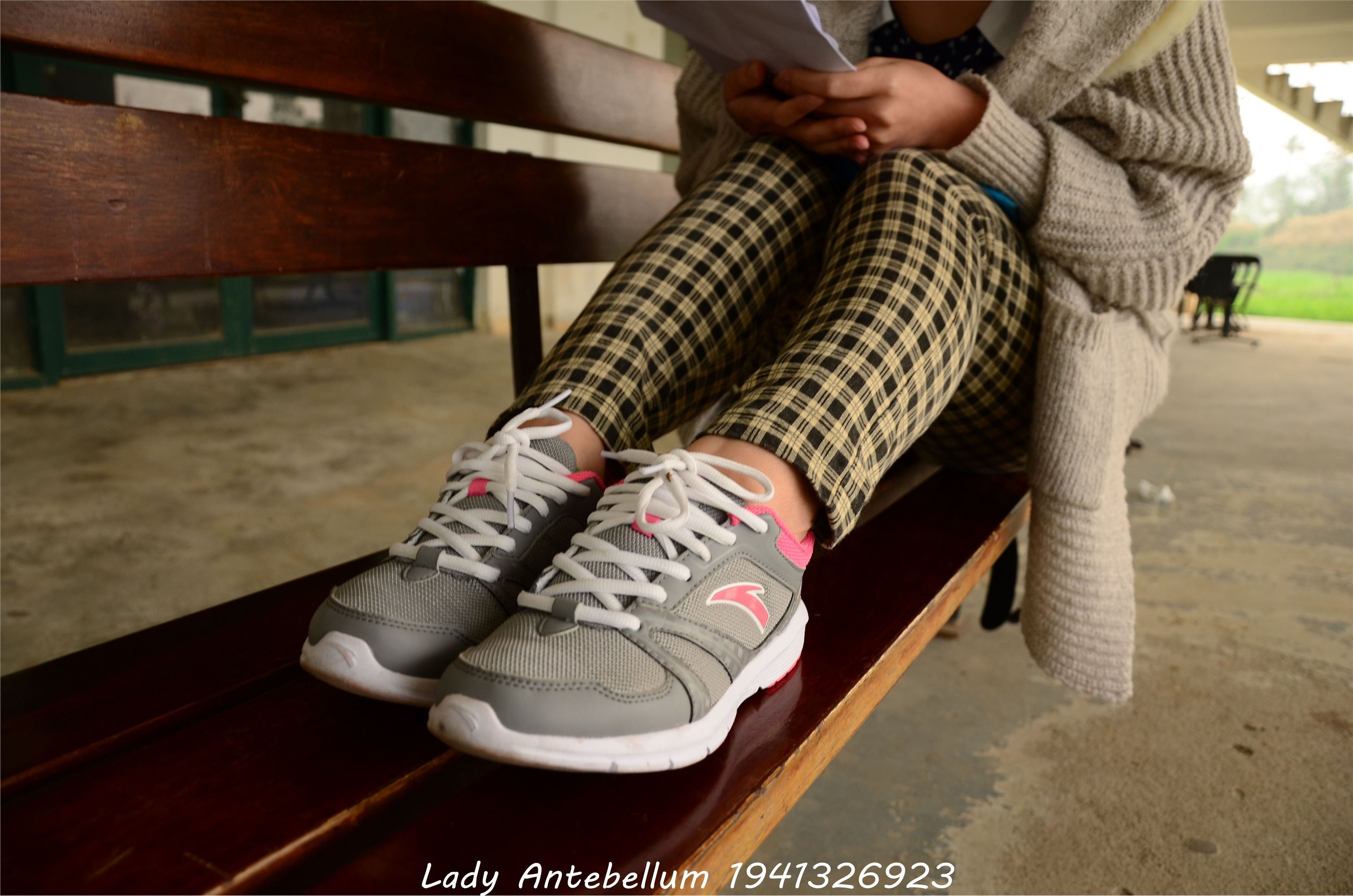 [战前女神] 恋足美腿棉袜女神级摄影套图 030