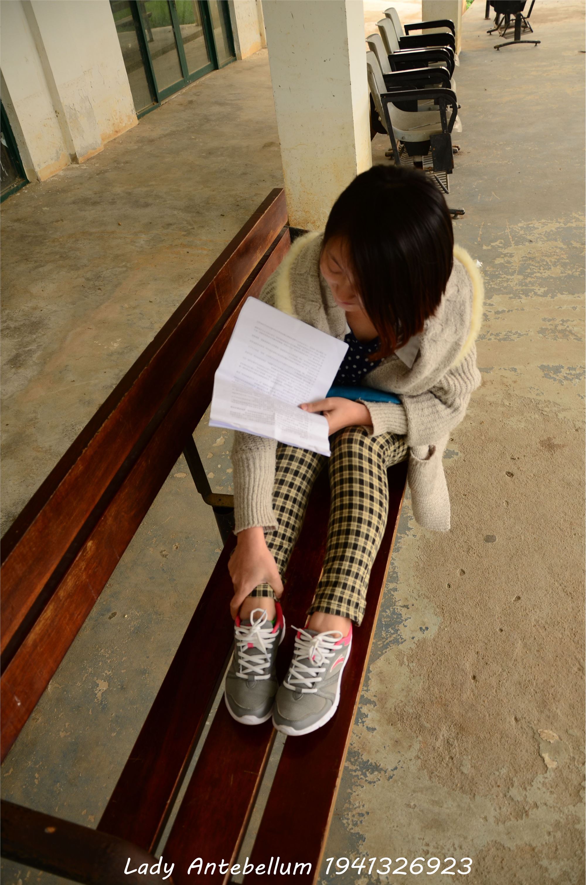 [战前女神] 恋足美腿棉袜女神级摄影套图 030