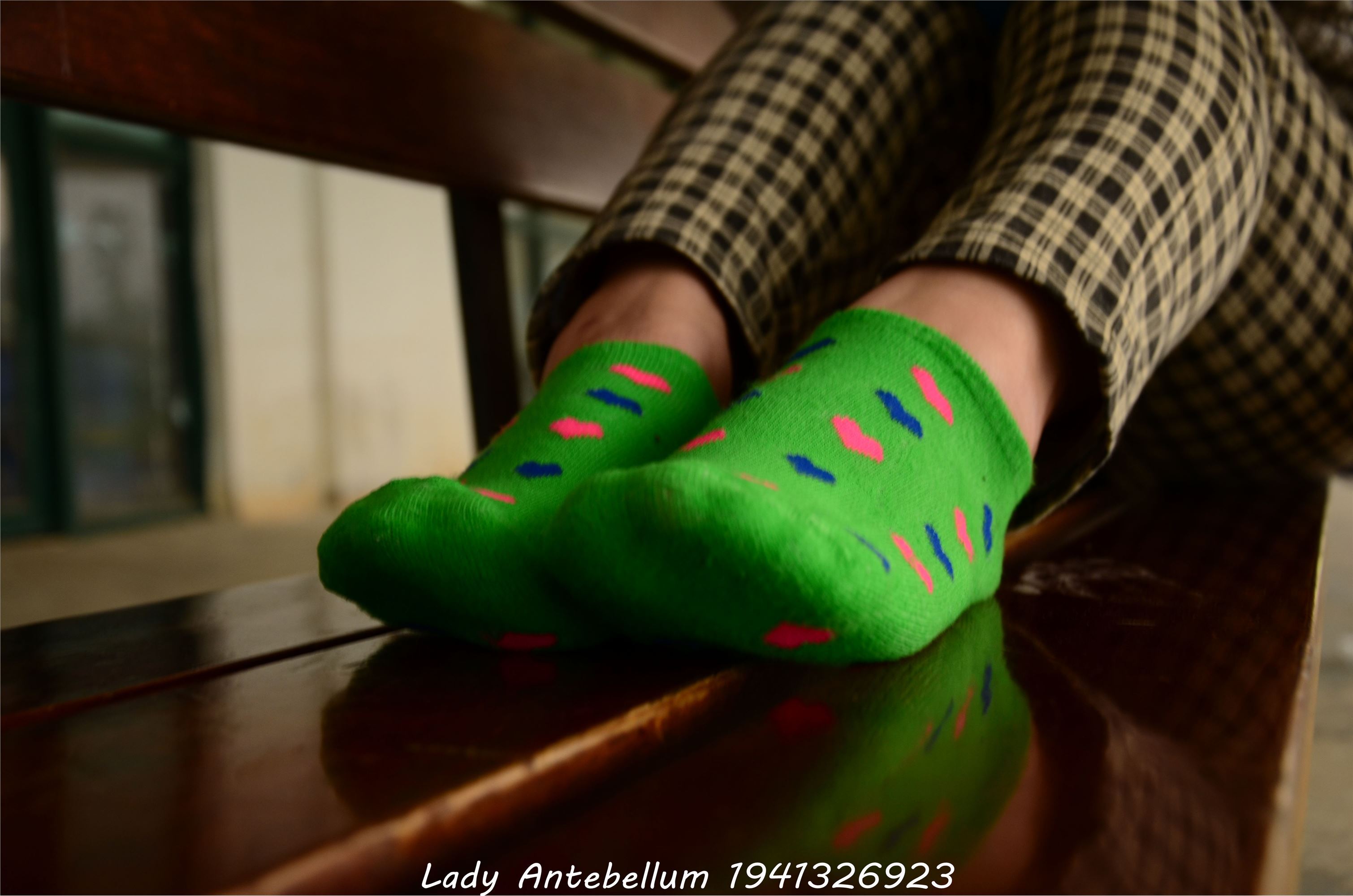 [战前女神] 恋足美腿棉袜女神级摄影套图 030