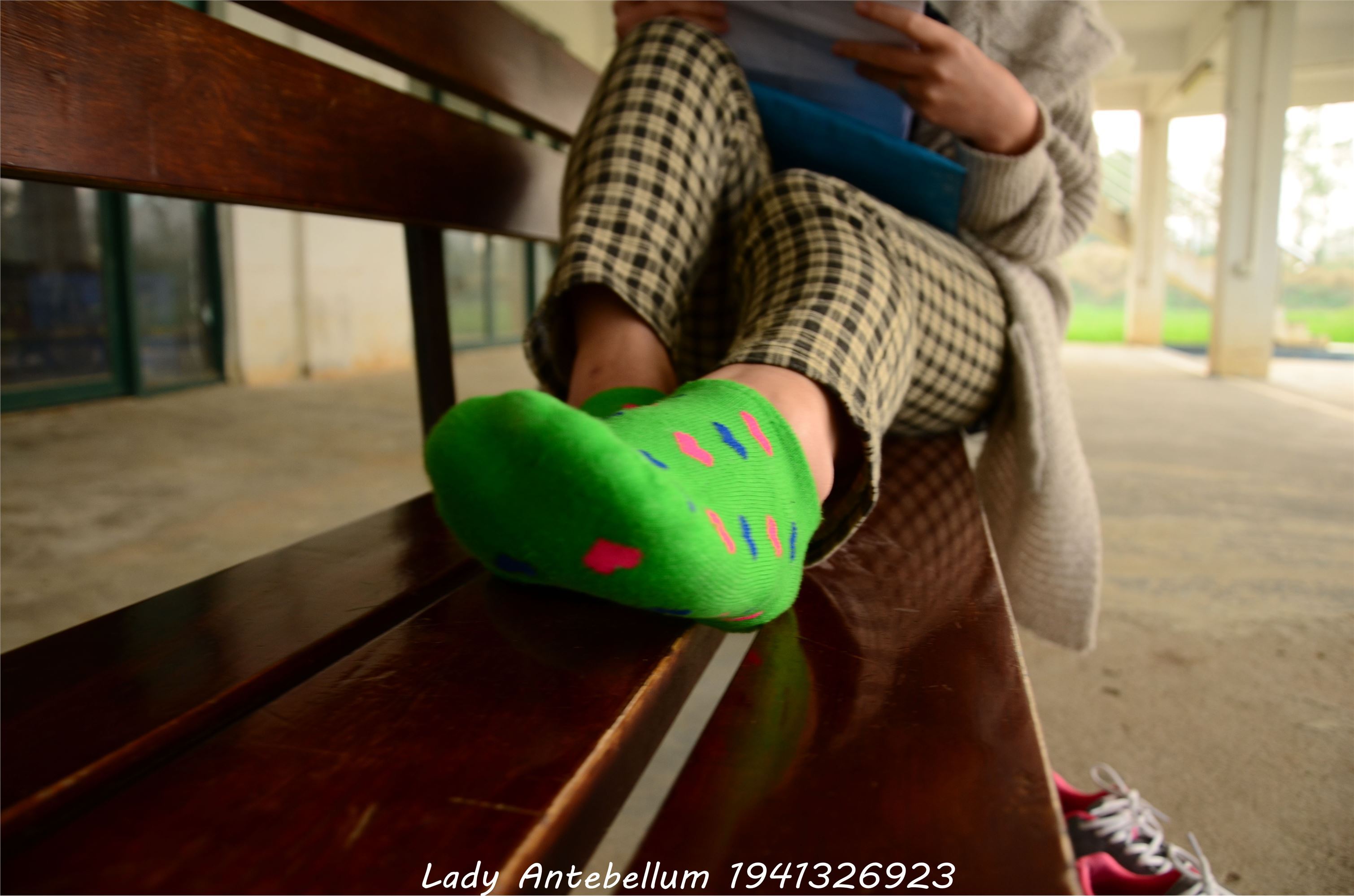 [战前女神] 恋足美腿棉袜女神级摄影套图 030