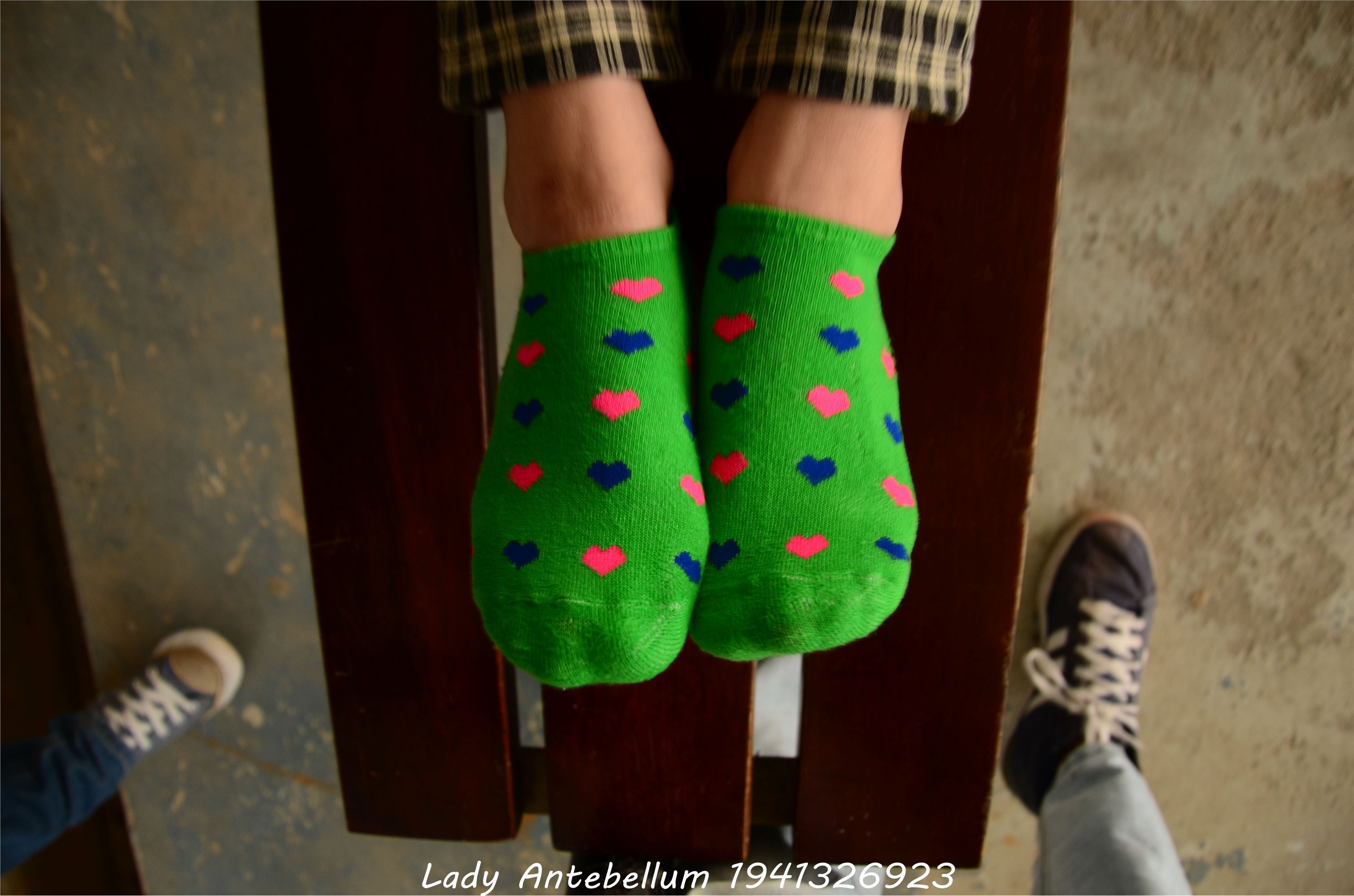 [战前女神] 恋足美腿棉袜女神级摄影套图 030