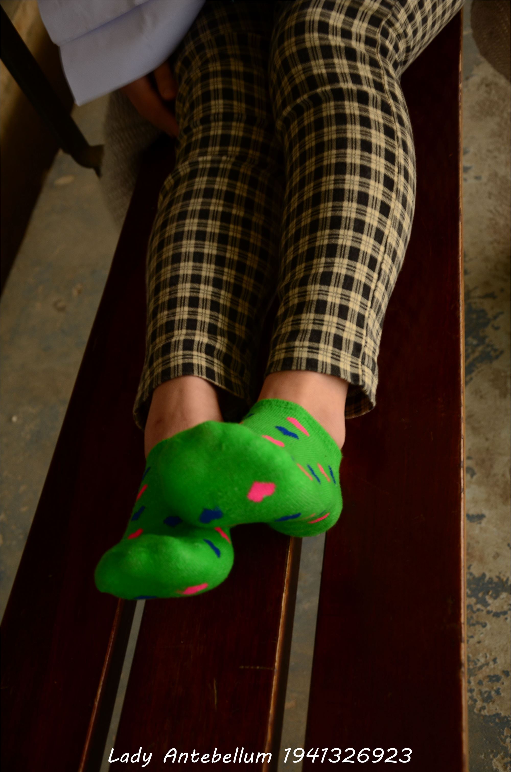 [战前女神] 恋足美腿棉袜女神级摄影套图 030