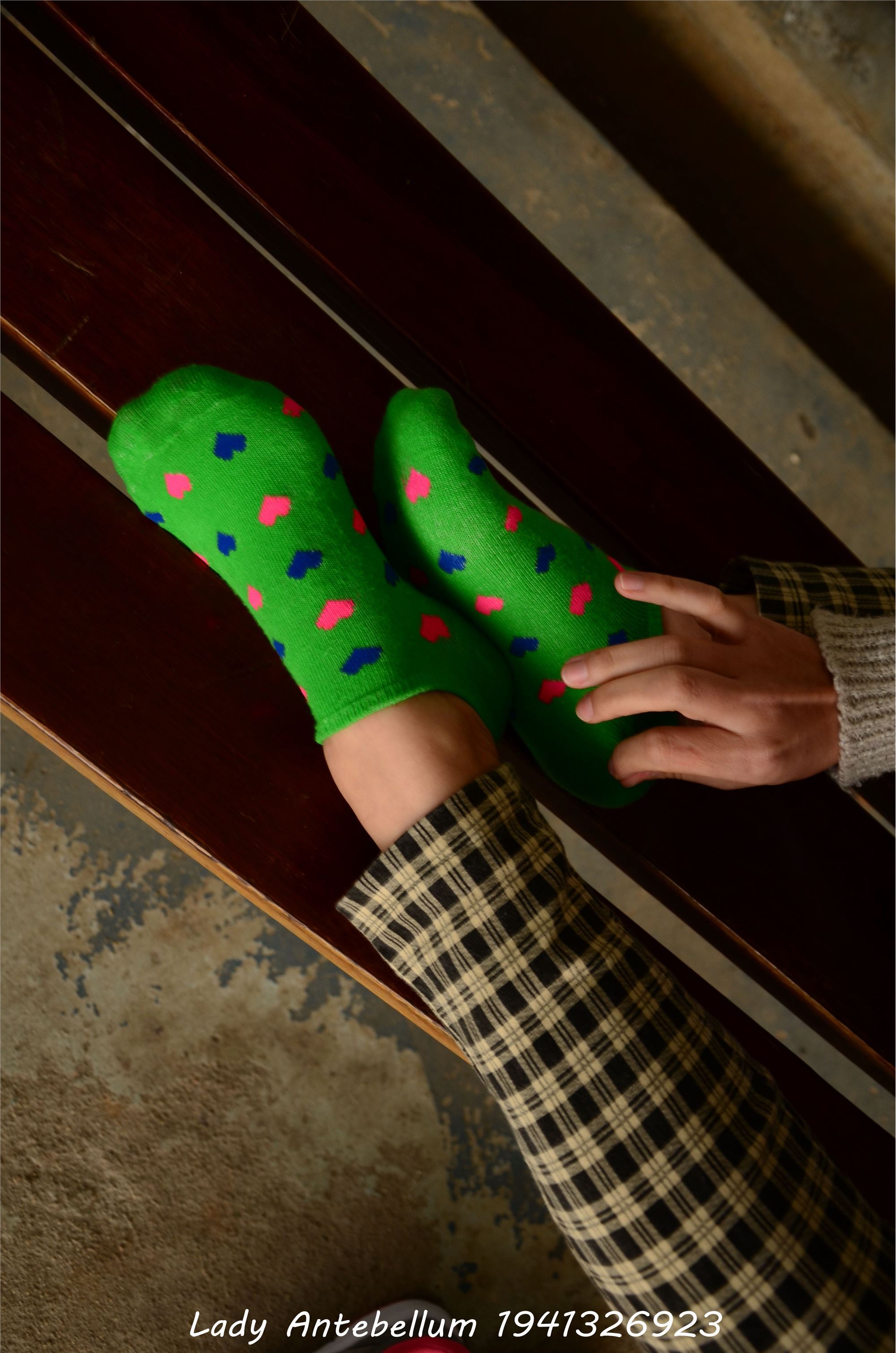 [战前女神] 恋足美腿棉袜女神级摄影套图 030