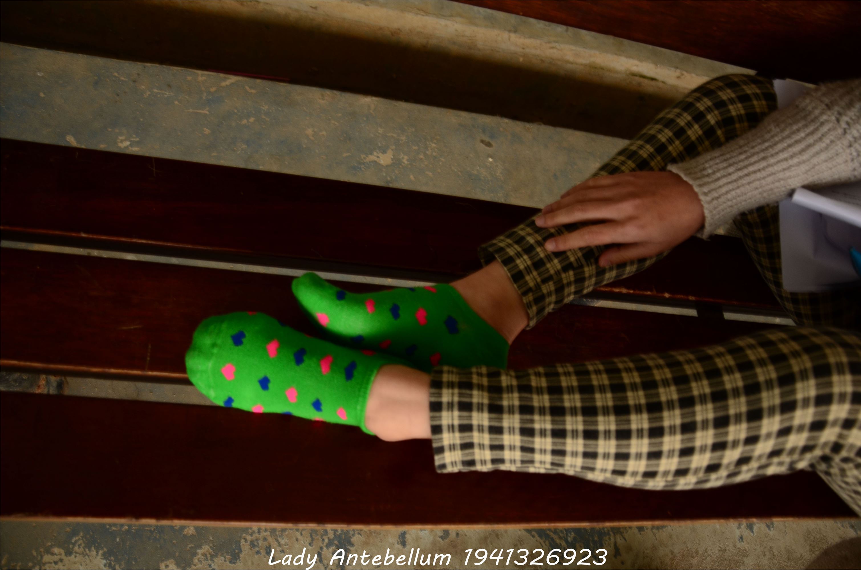 [战前女神] 恋足美腿棉袜女神级摄影套图 030