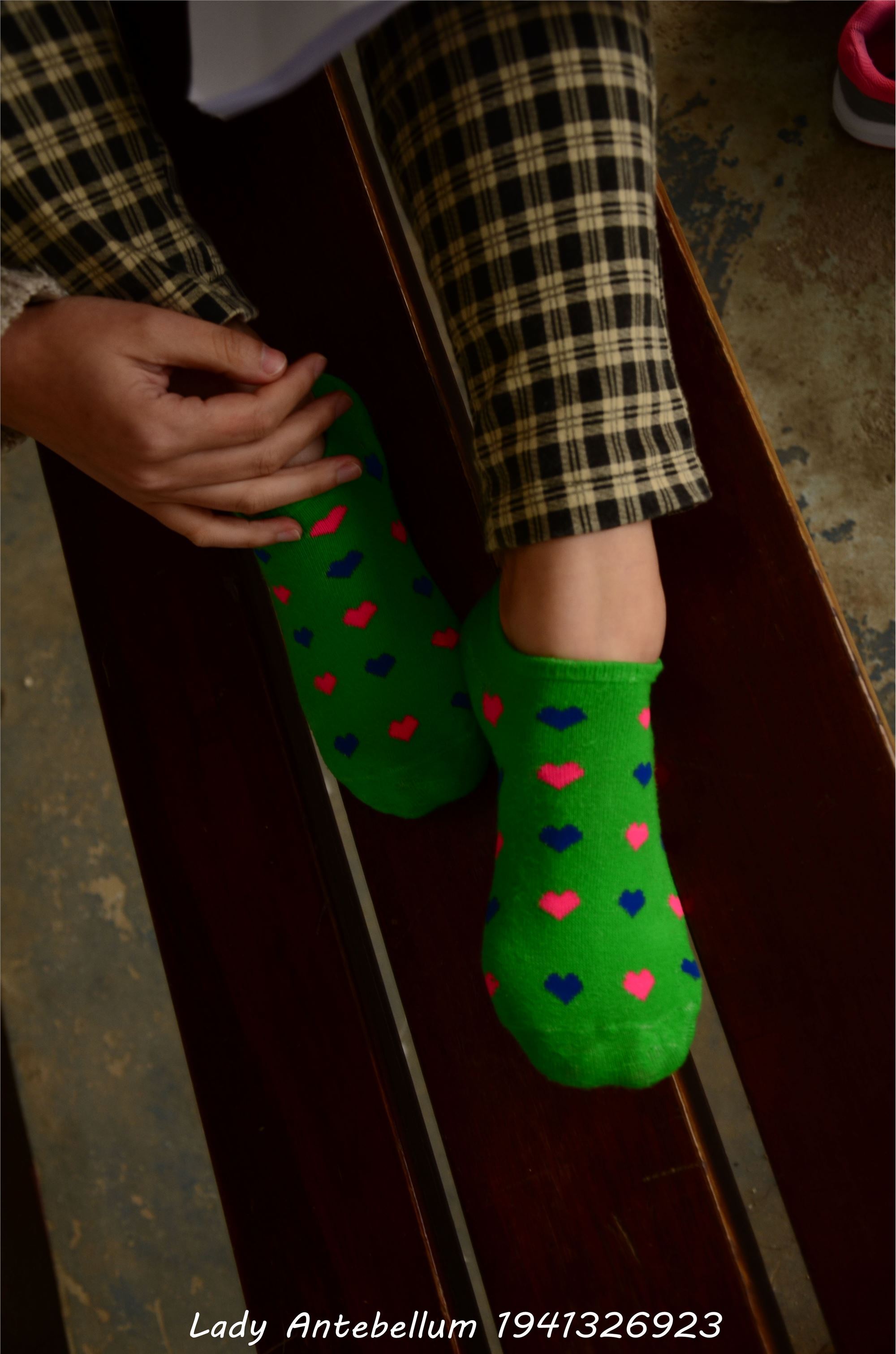 [战前女神] 恋足美腿棉袜女神级摄影套图 030