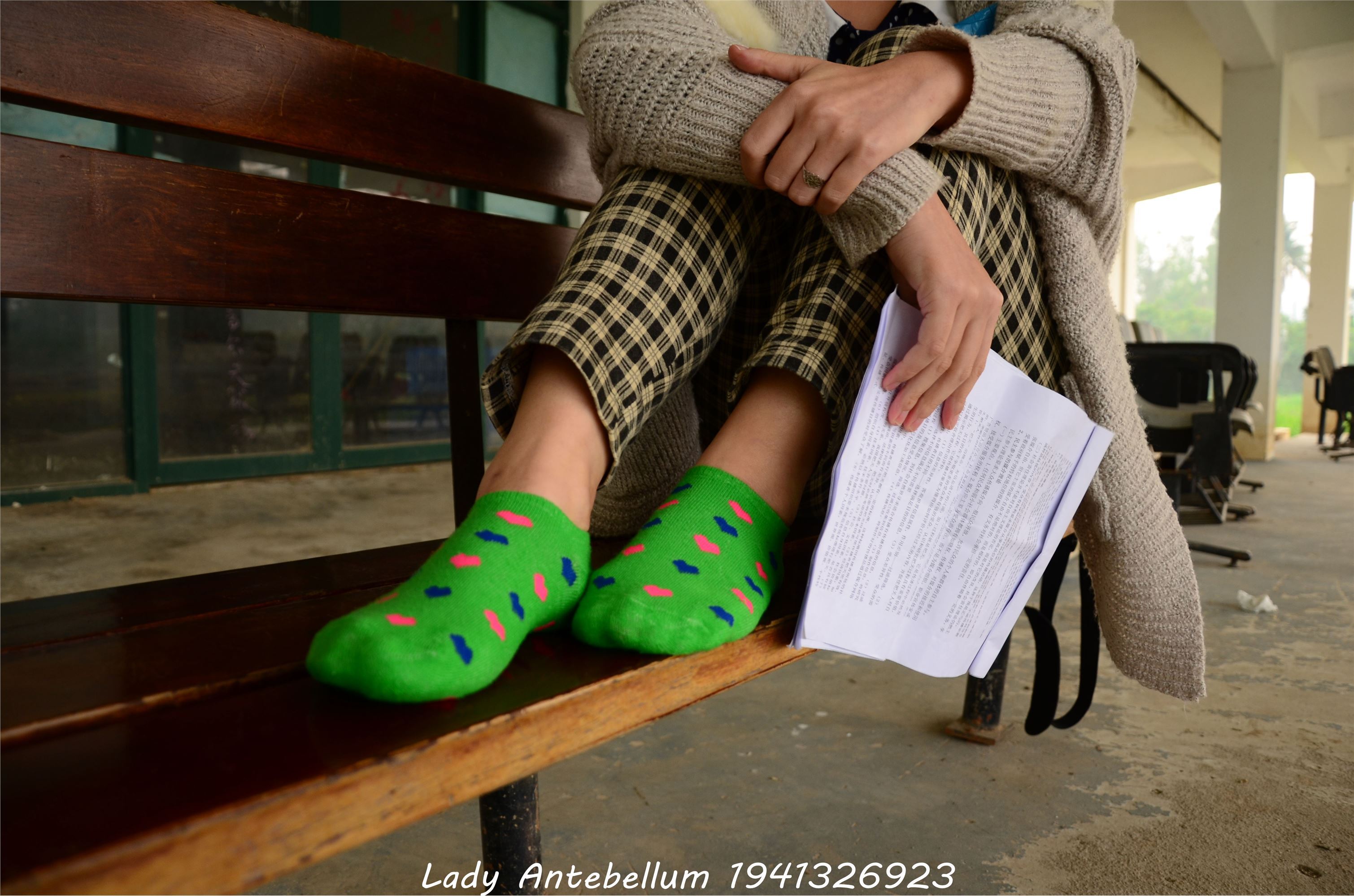 [战前女神] 恋足美腿棉袜女神级摄影套图 030