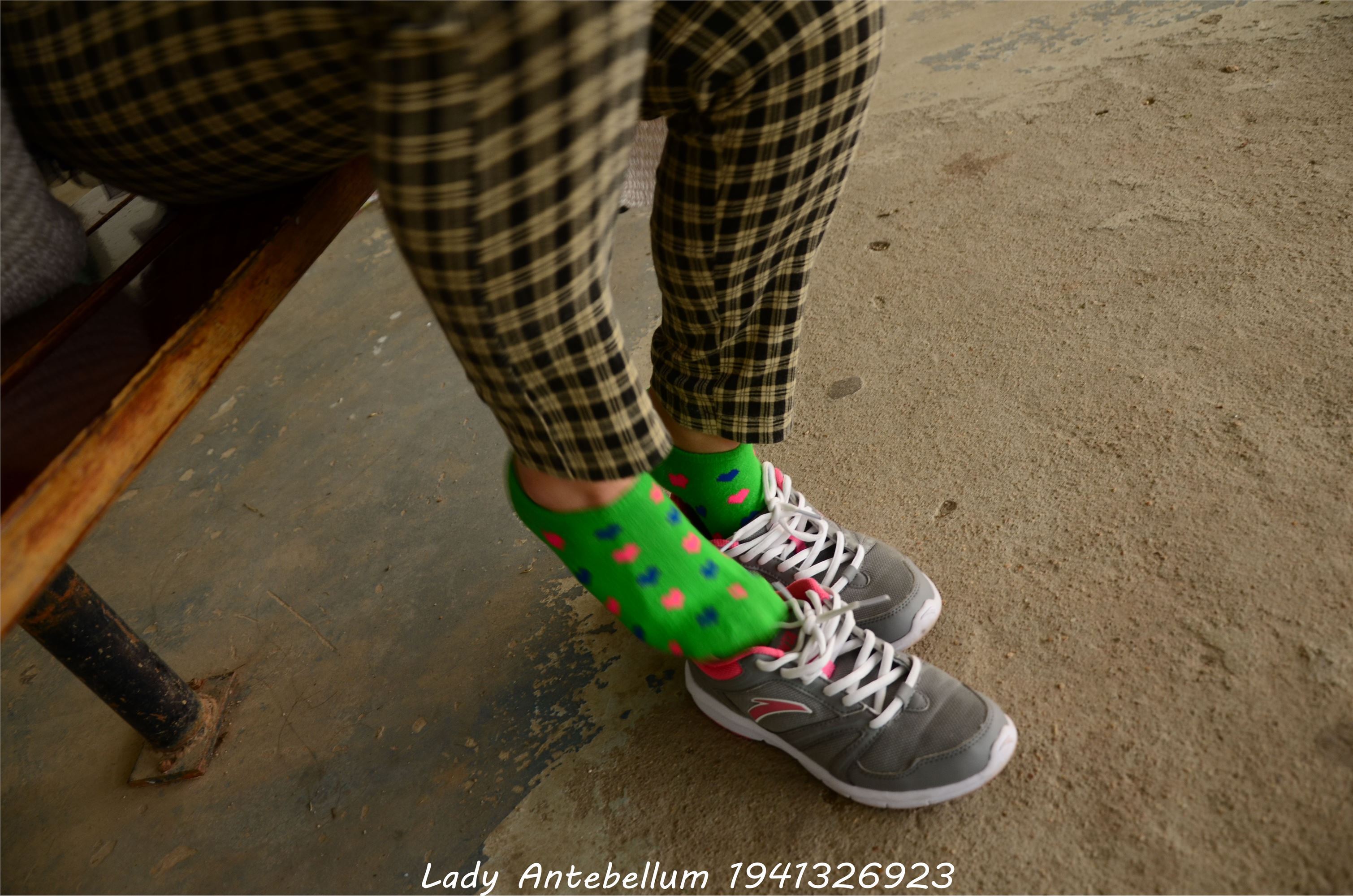 [战前女神] 恋足美腿棉袜女神级摄影套图 030