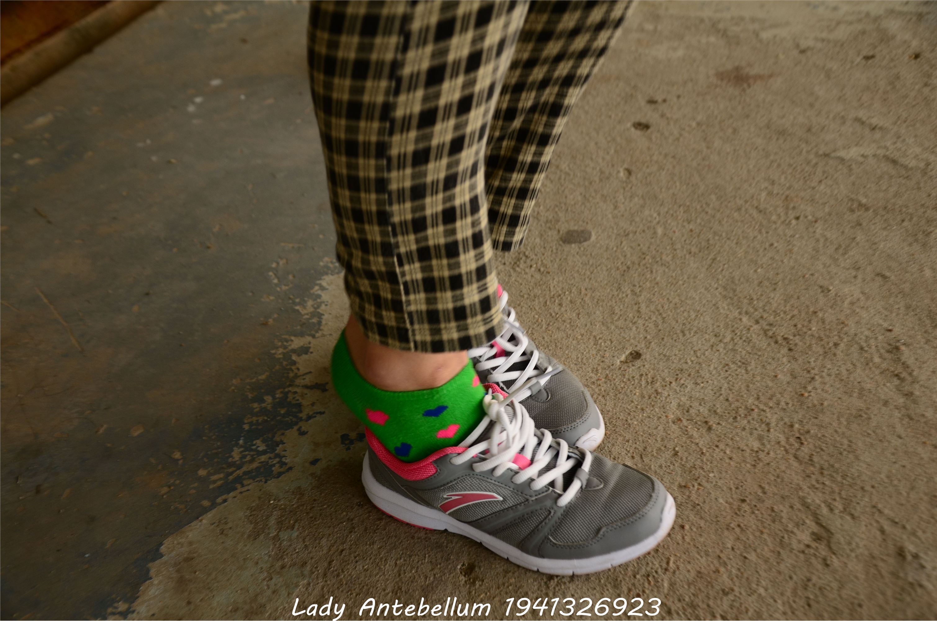 [战前女神] 恋足美腿棉袜女神级摄影套图 030