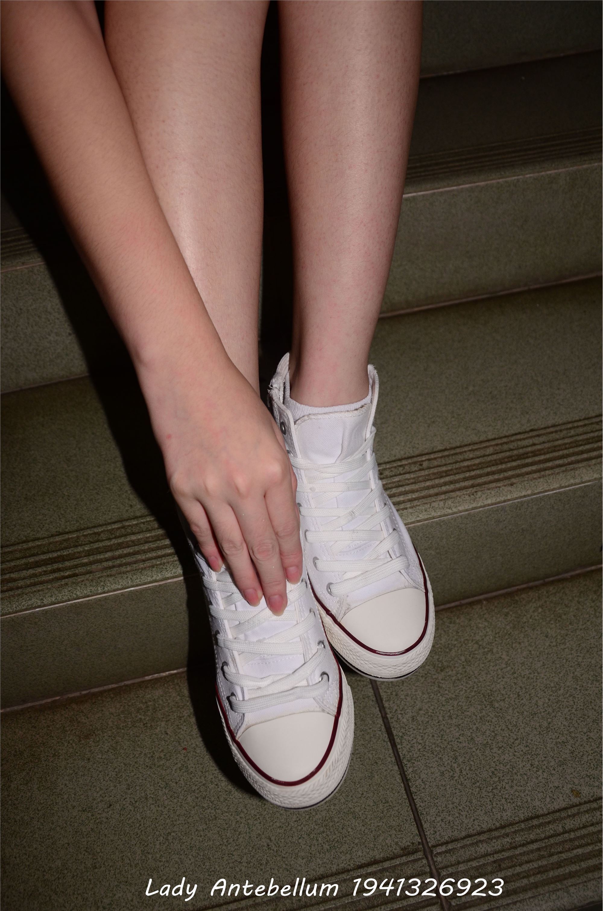 [战前女神] 恋足美腿棉袜女神级摄影套图 031